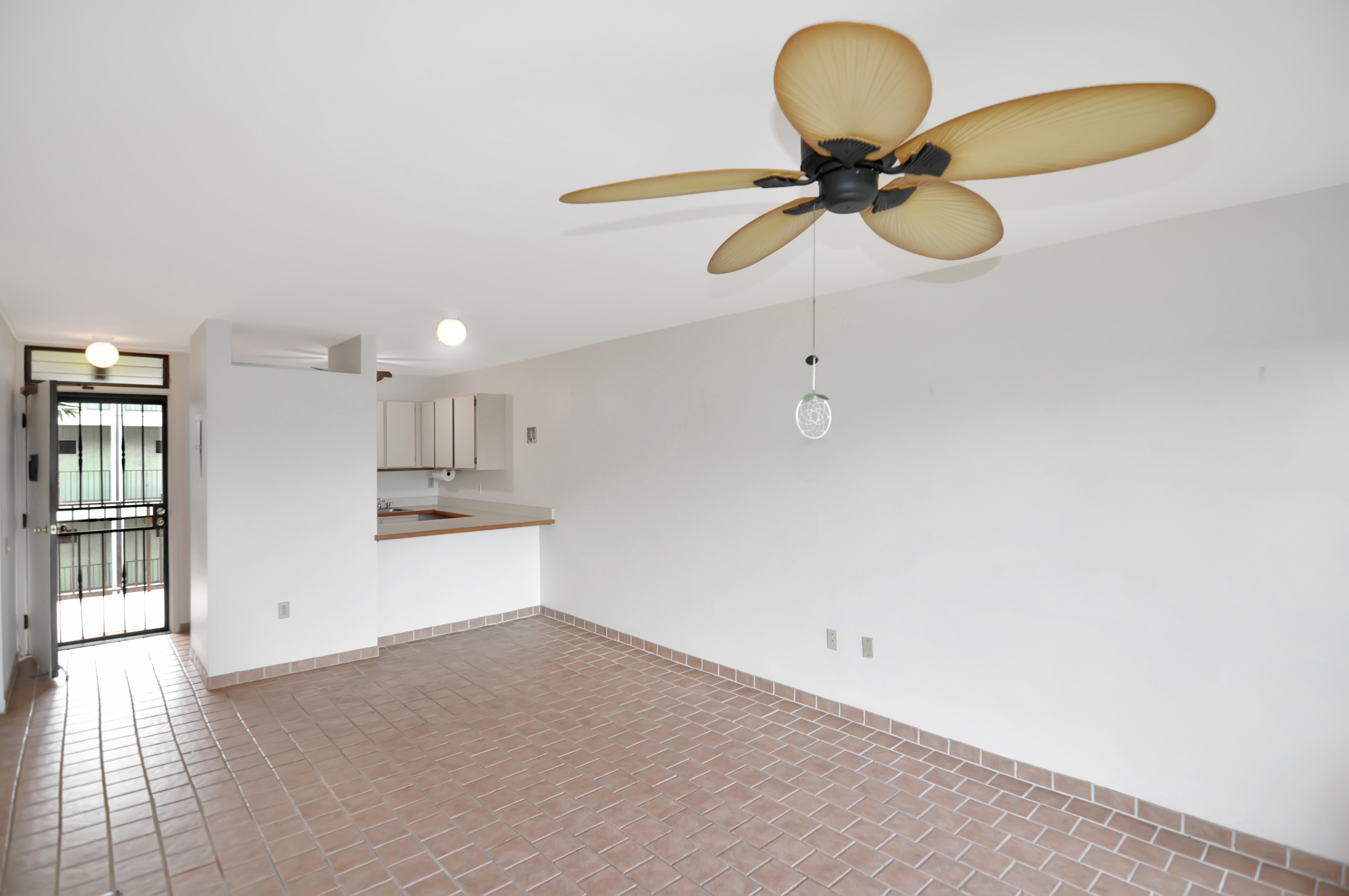 3-3400 KUHIO HWY C303