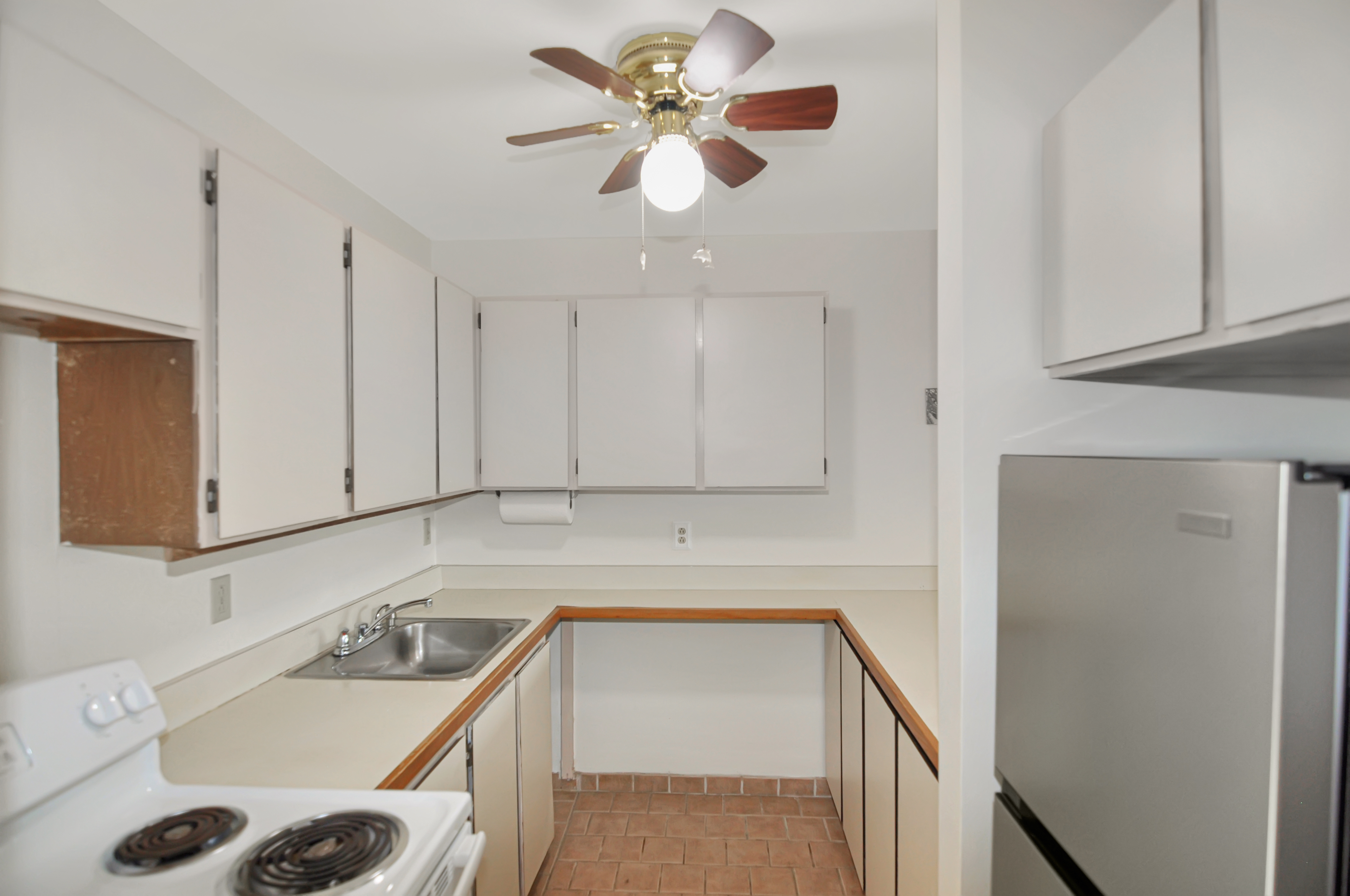 3-3400 KUHIO HWY C303