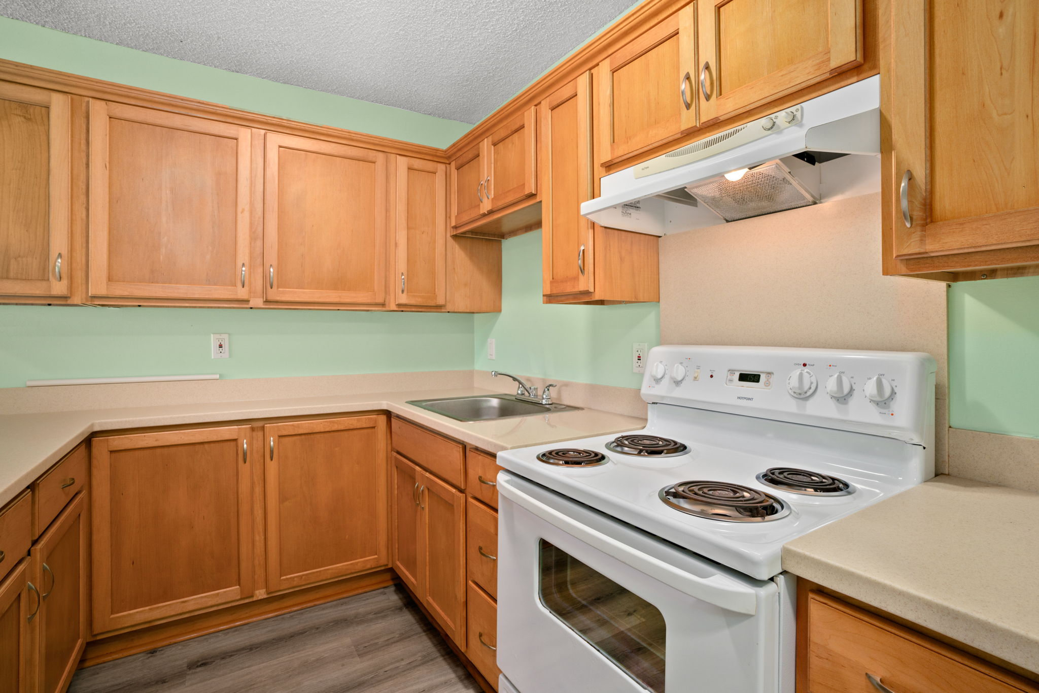 3-3400 KUHIO HWY B304