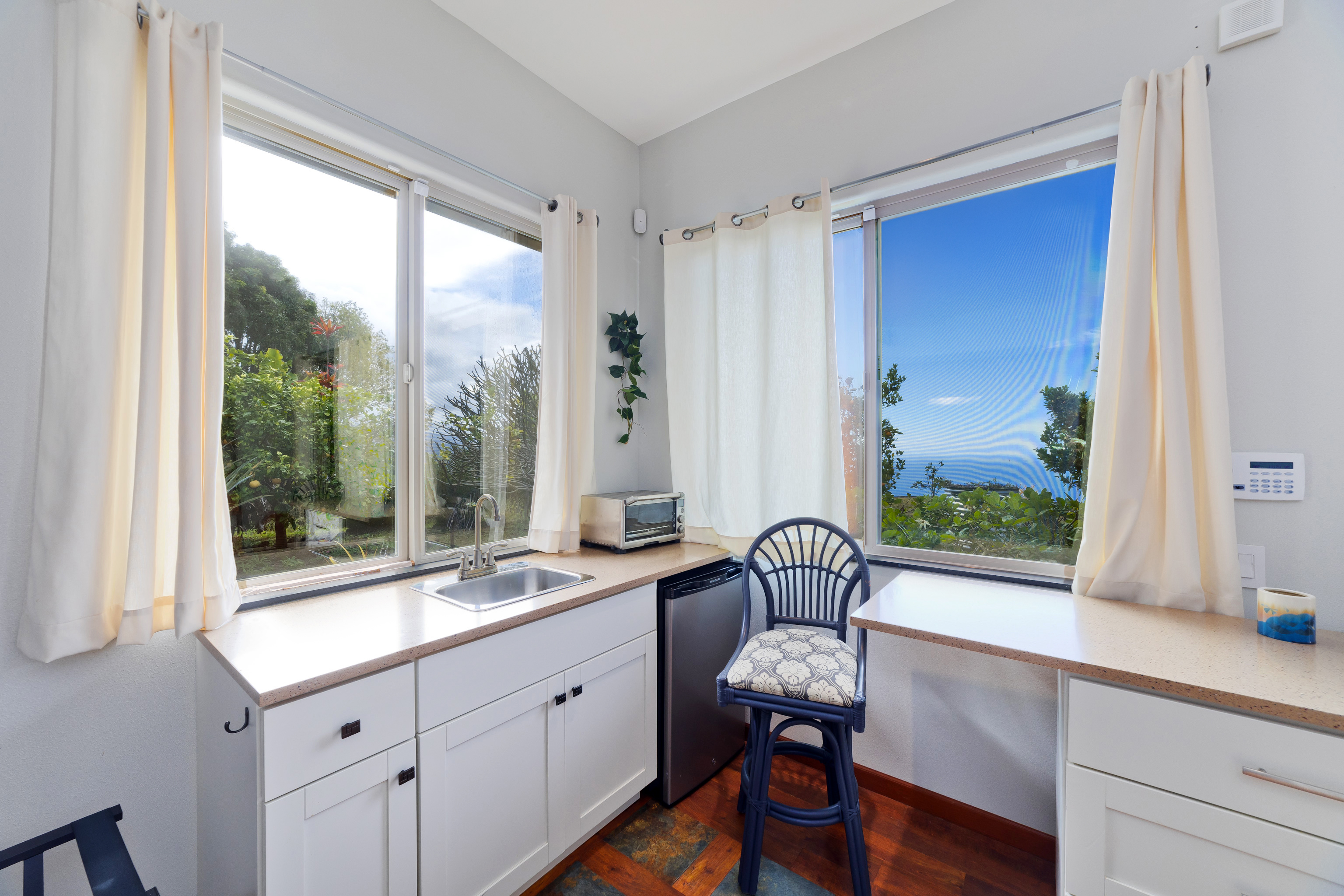 82-1076 NANAINA LANI PL