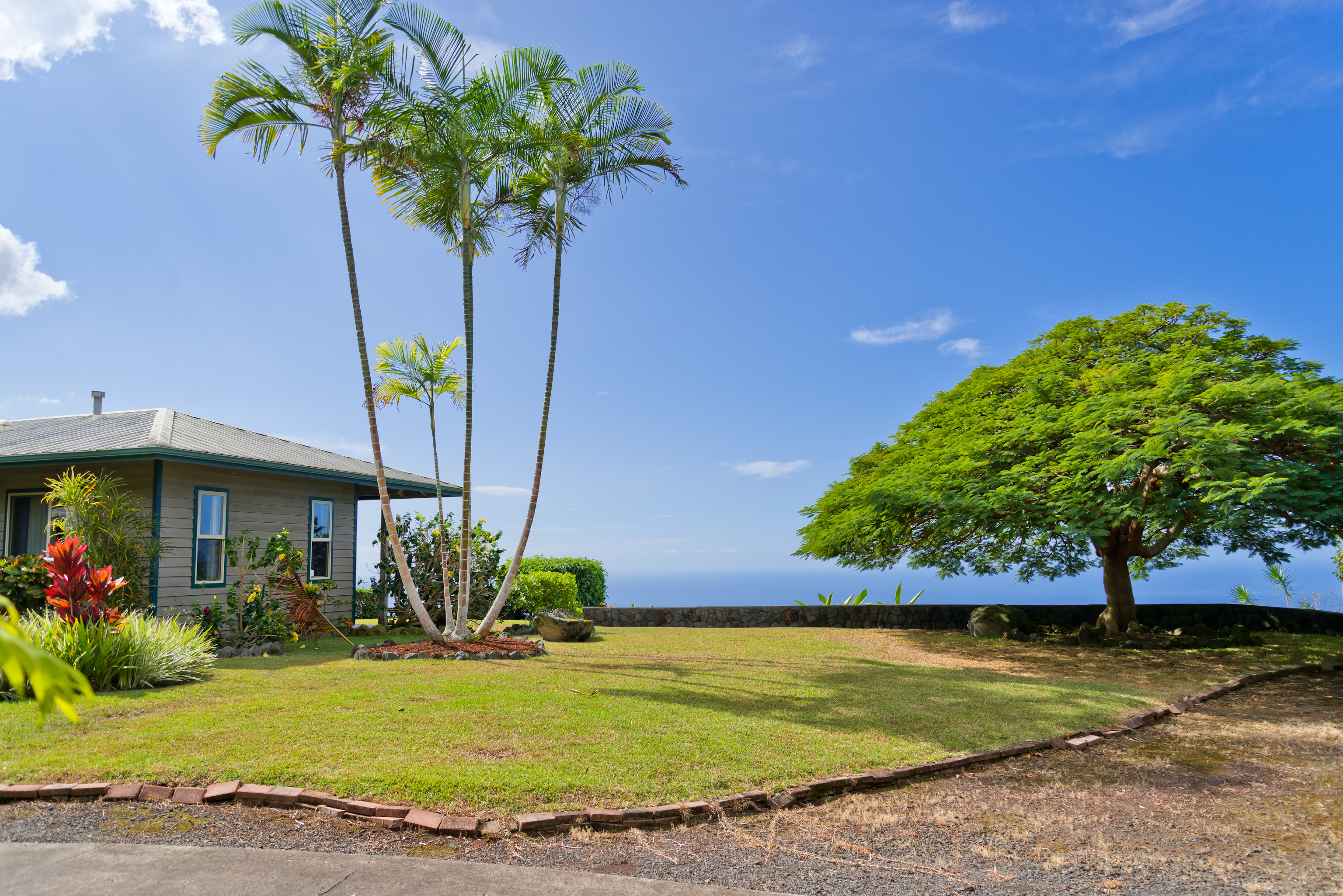 82-1076 NANAINA LANI PL