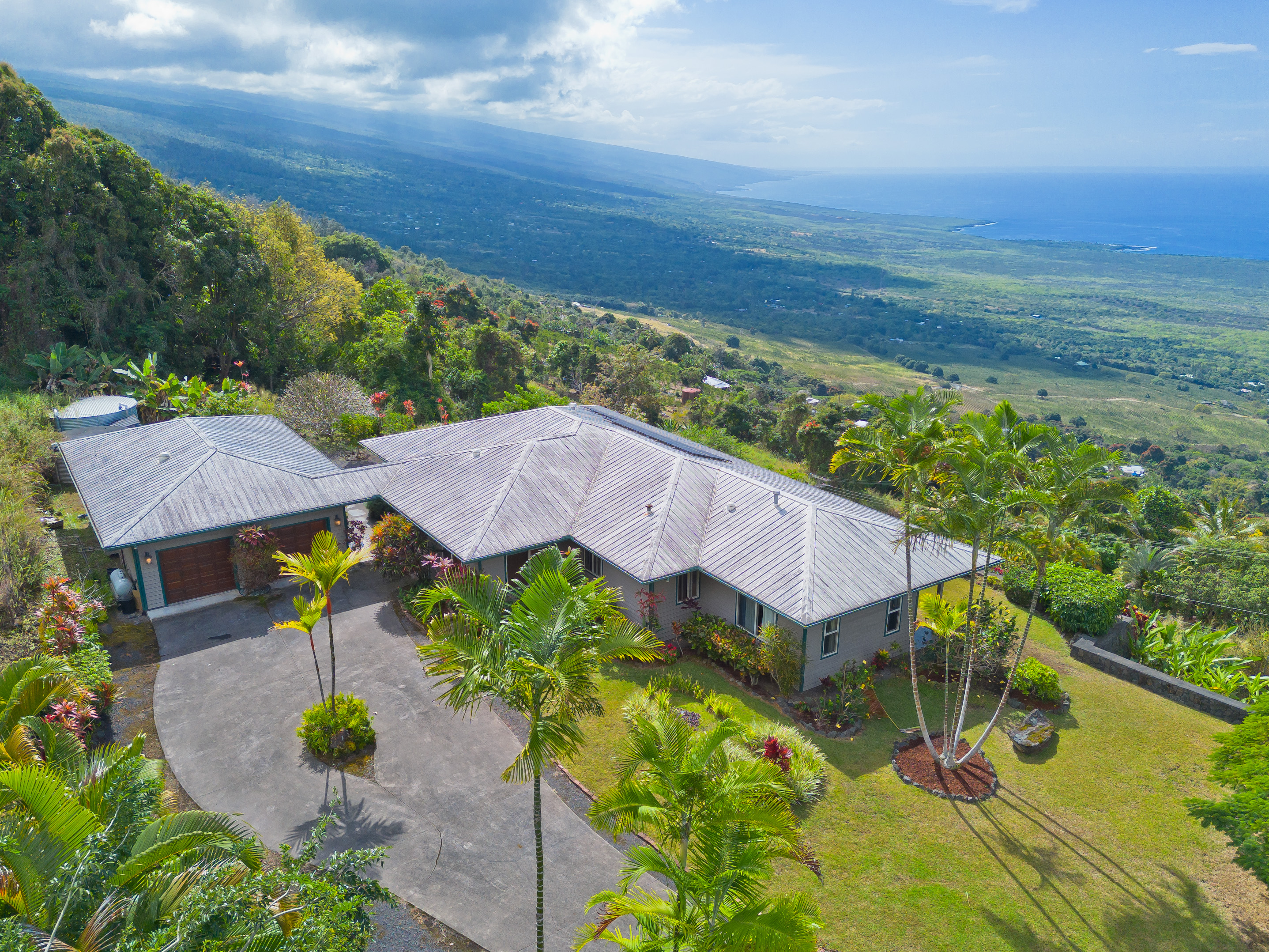 82-1076 NANAINA LANI PL