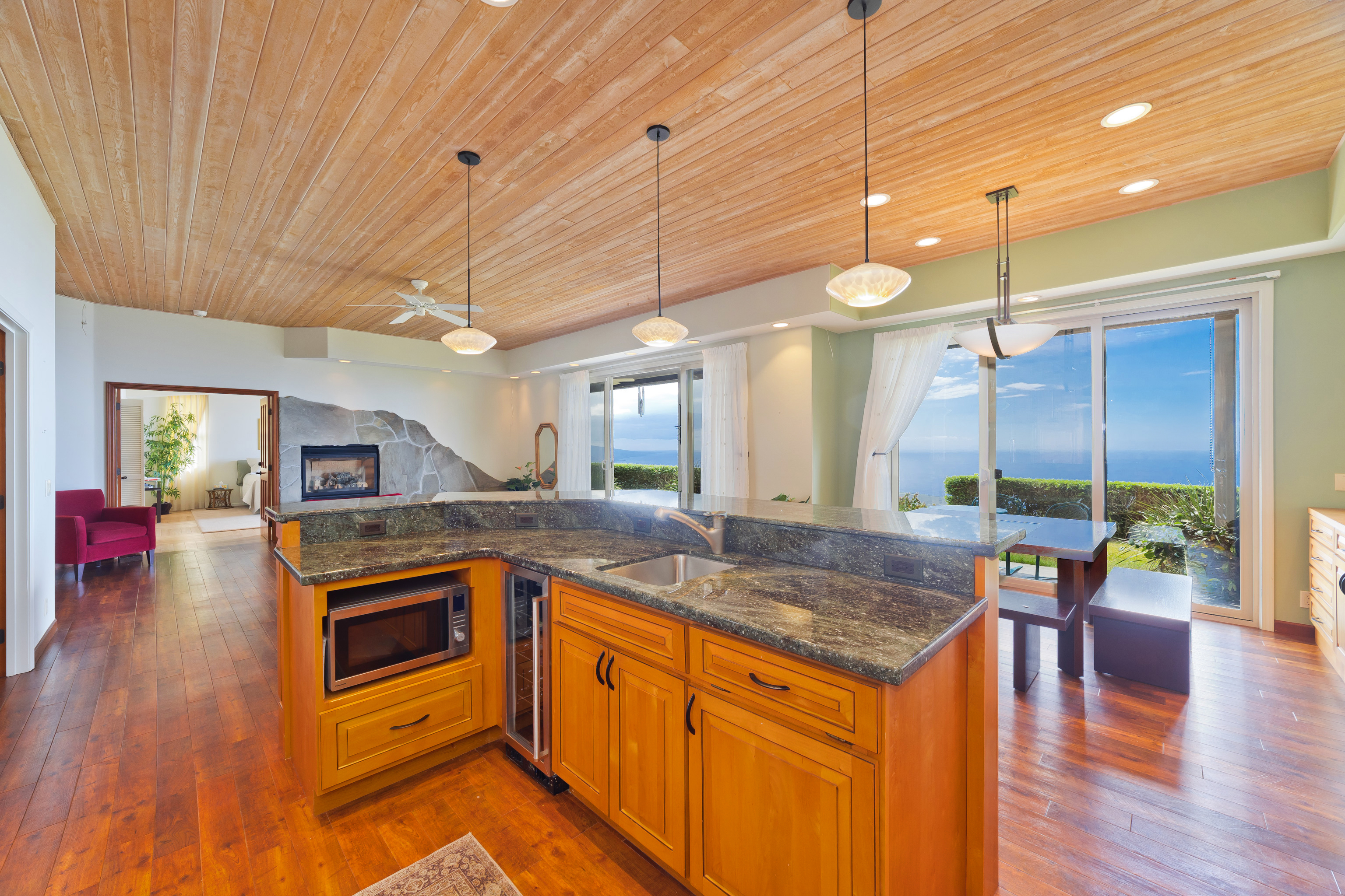82-1076 NANAINA LANI PL