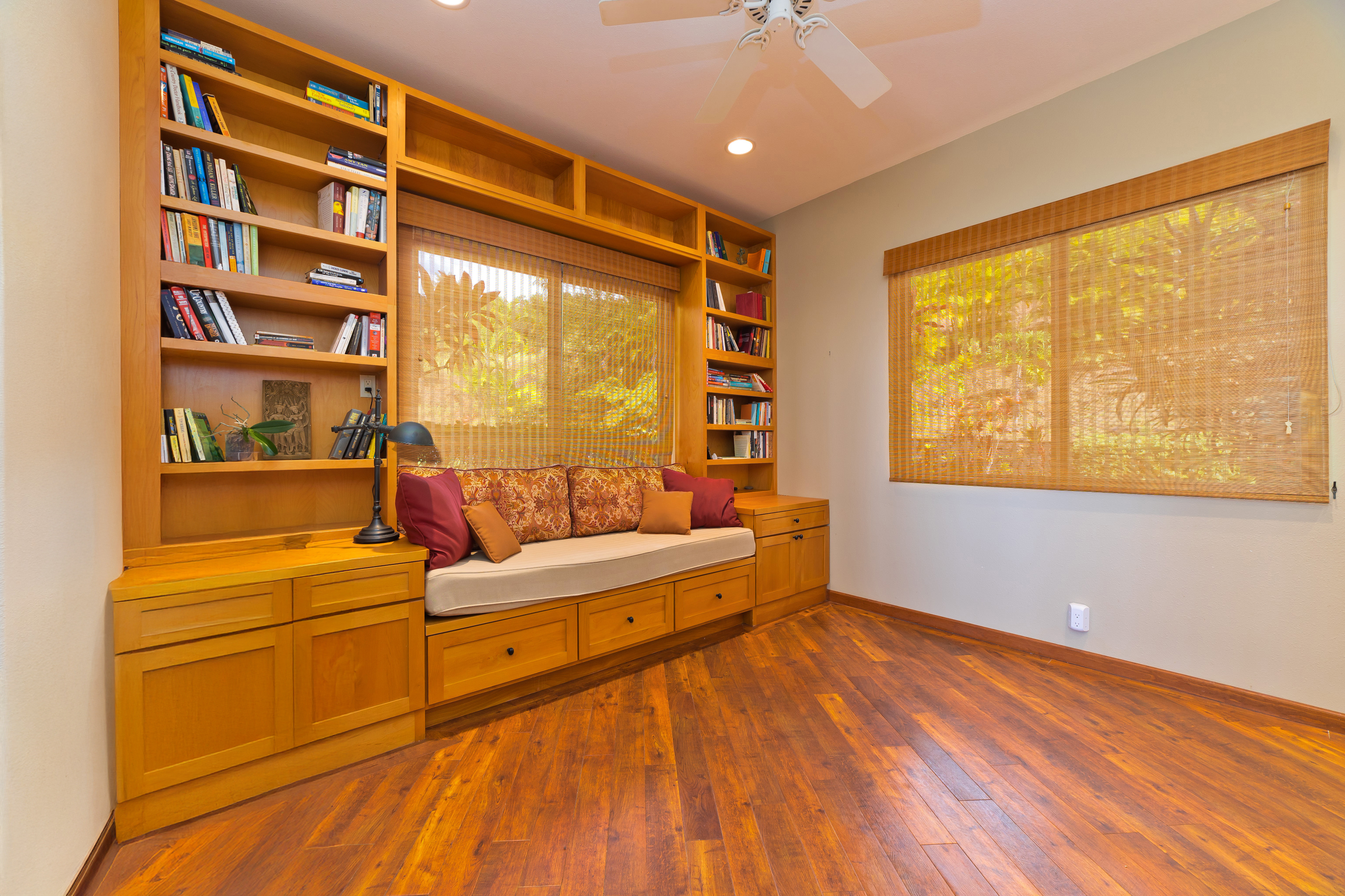 82-1076 NANAINA LANI PL