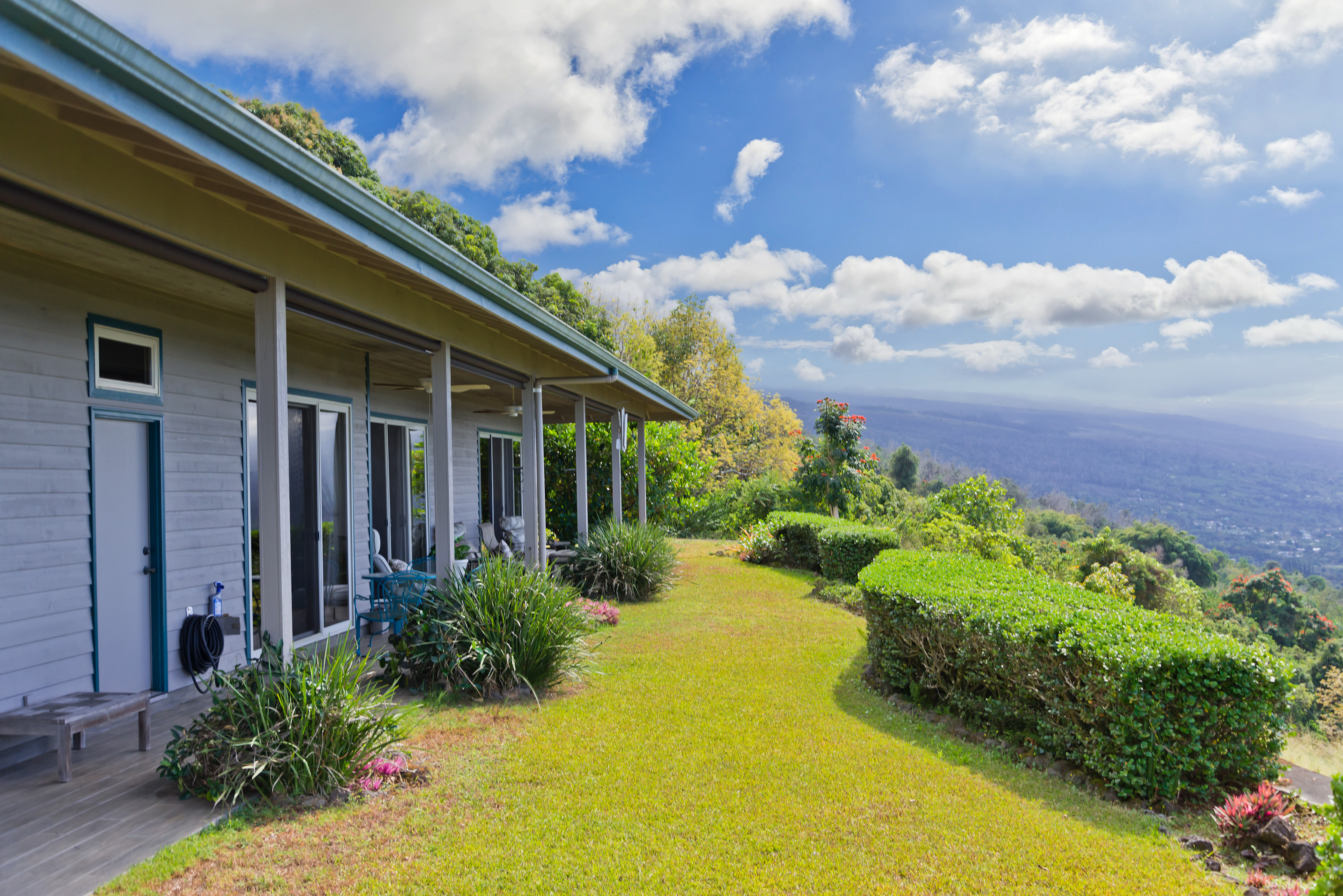 82-1076 NANAINA LANI PL