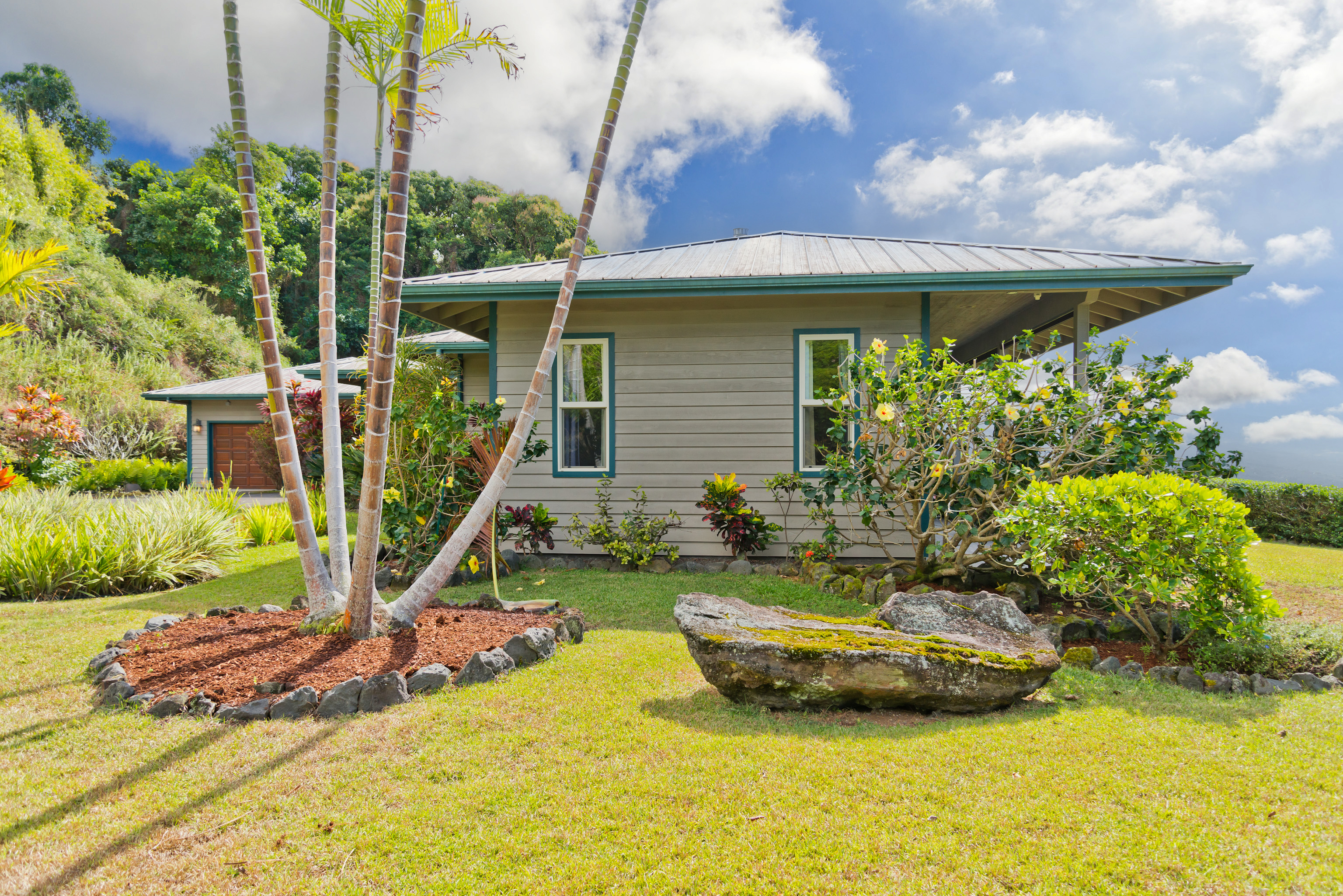 82-1076 NANAINA LANI PL