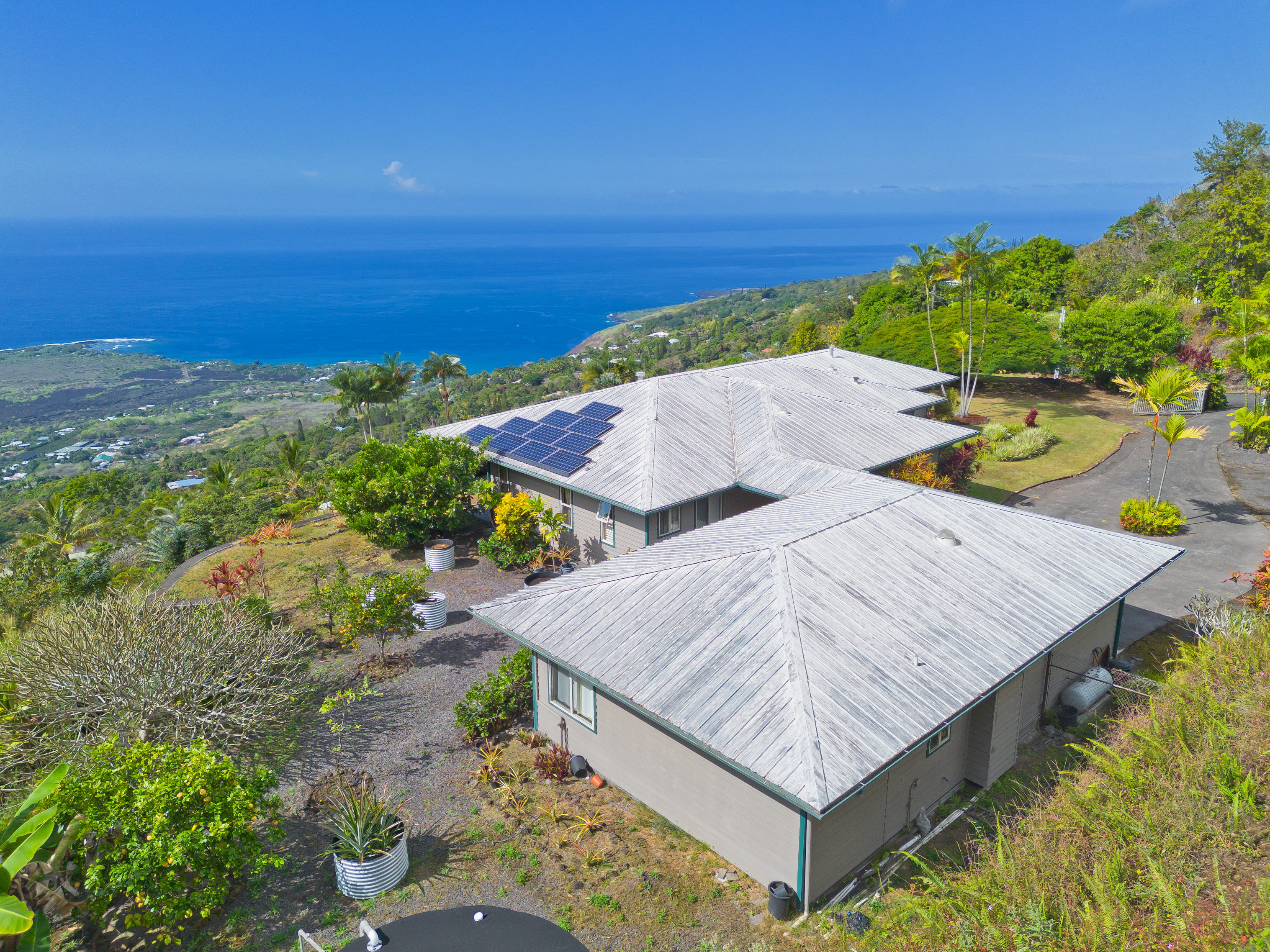 82-1076 NANAINA LANI PL