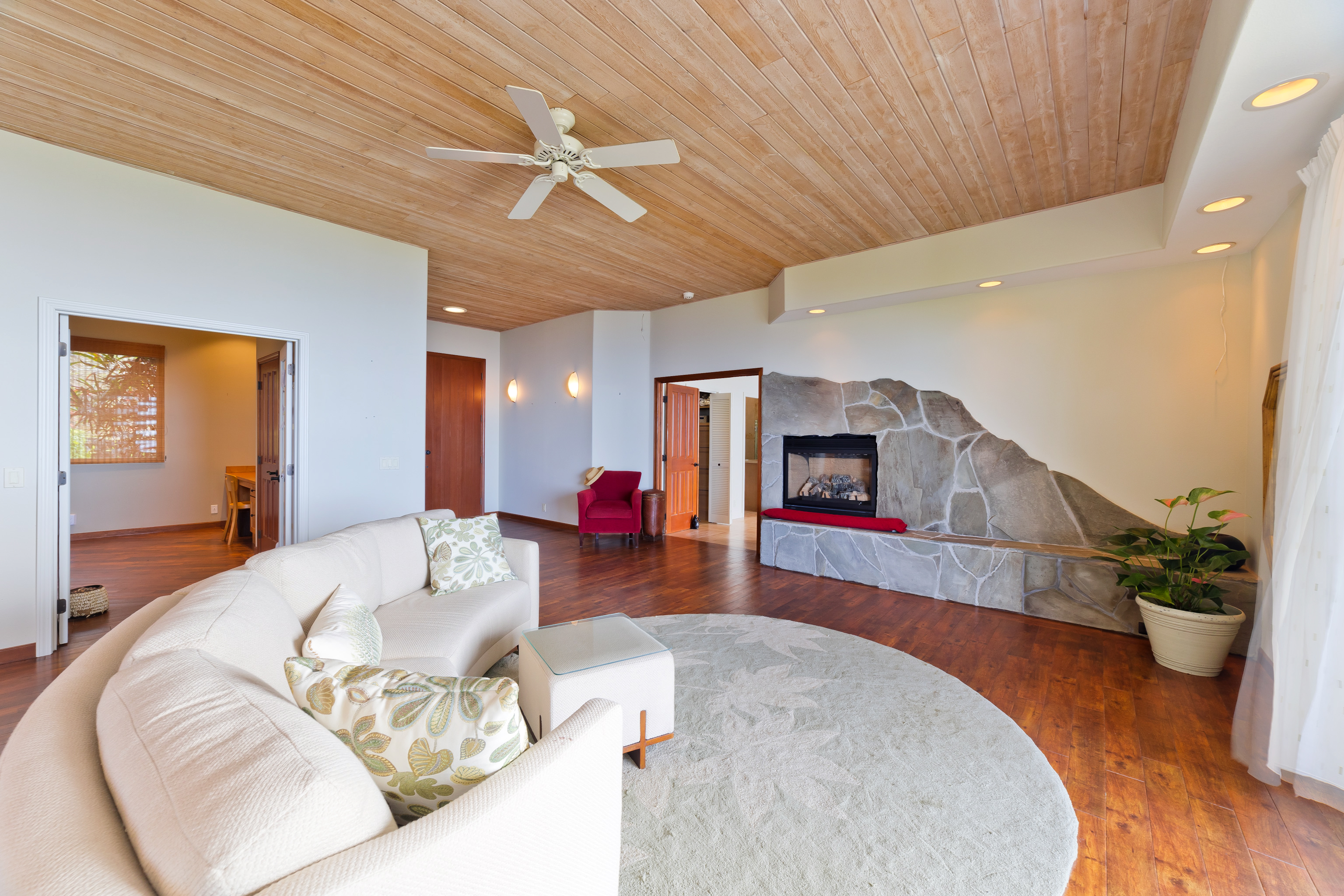 82-1076 NANAINA LANI PL