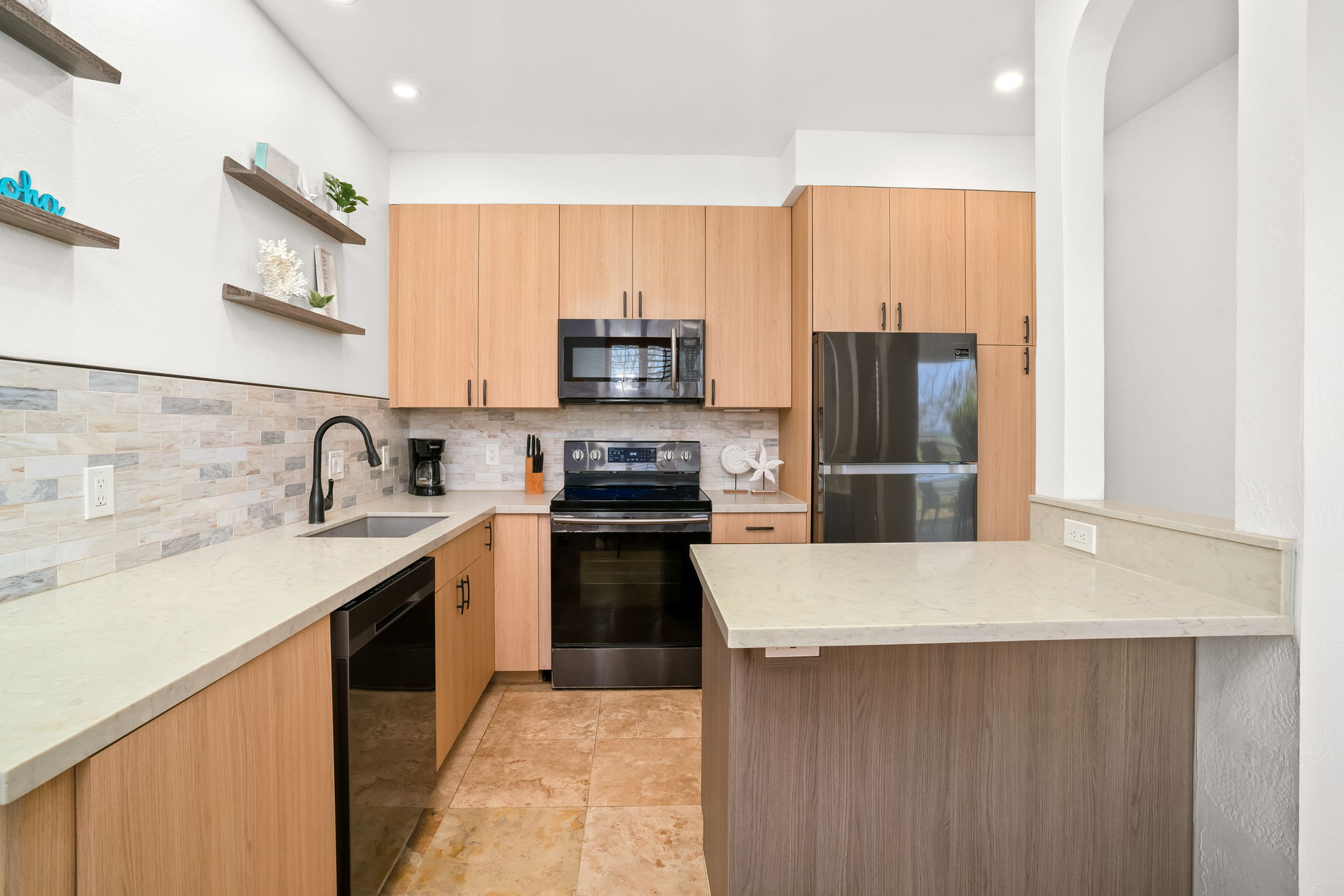 1901 POIPU RD 212