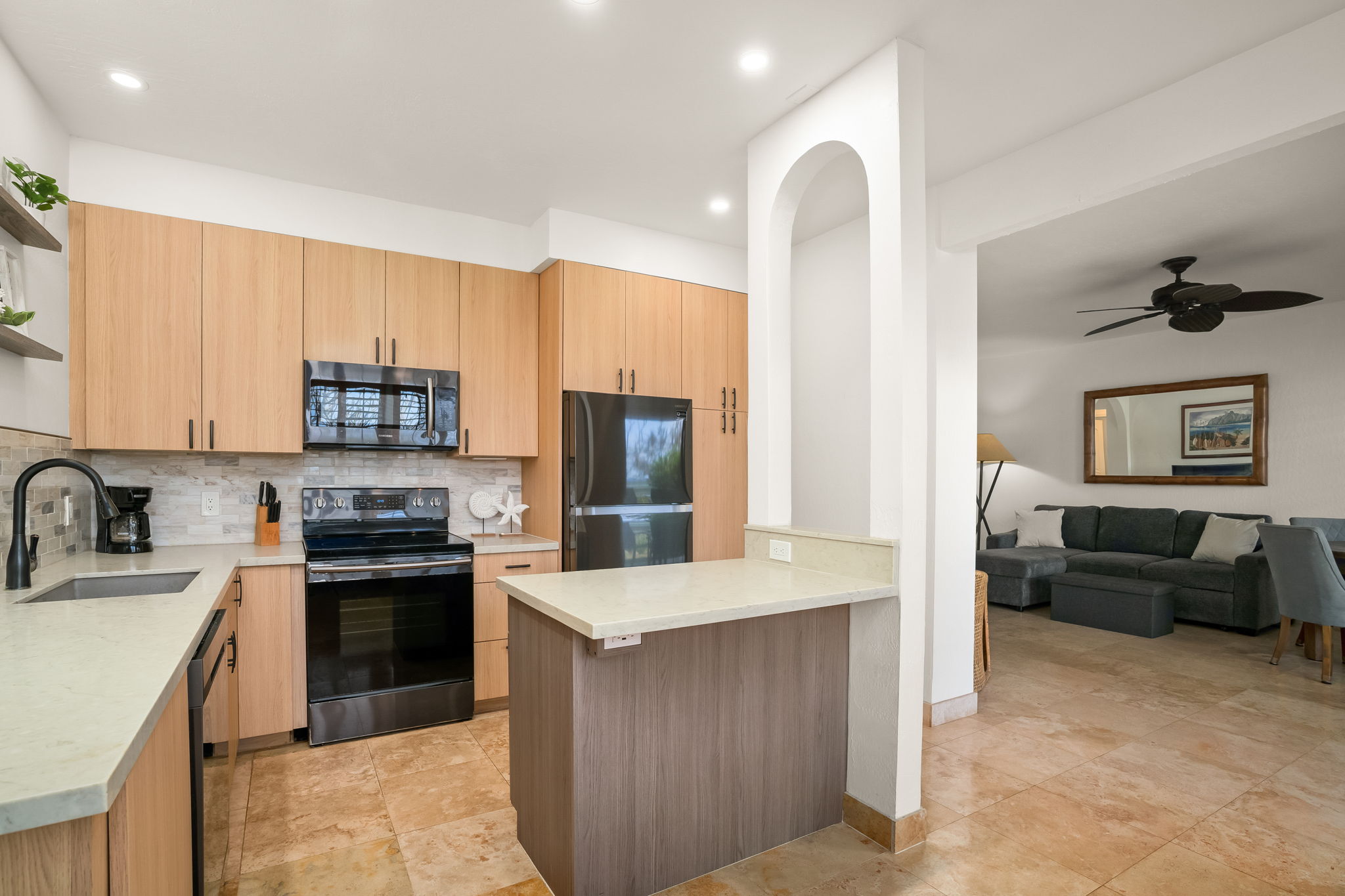 1901 POIPU RD 212