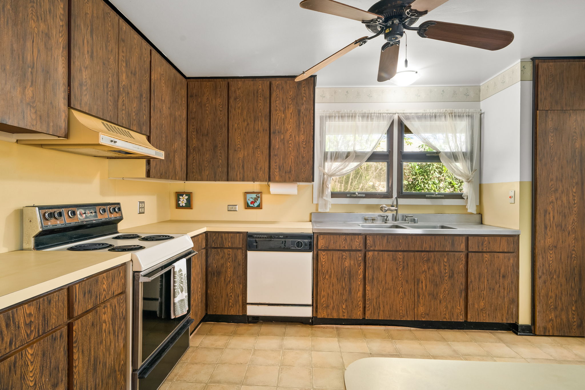 8585 KAUMUALII HWY