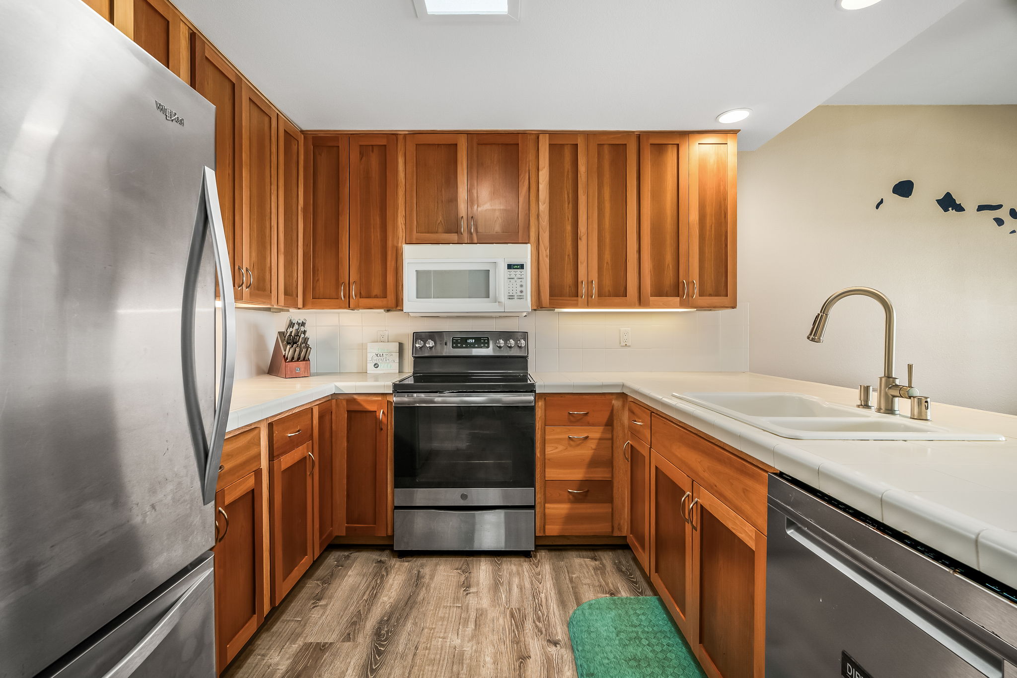 1565 PEE RD 225