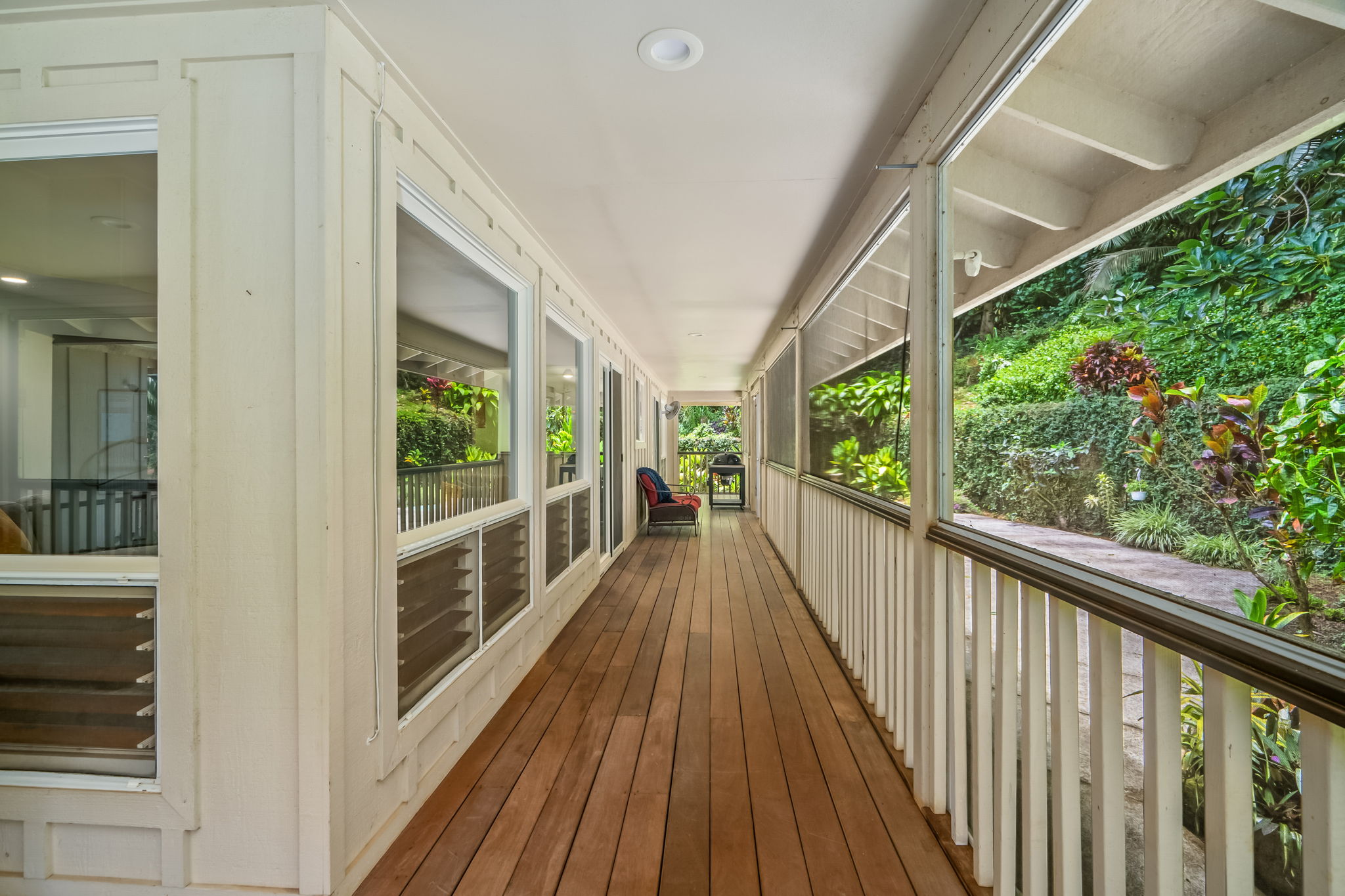 2895 WAWAE RD