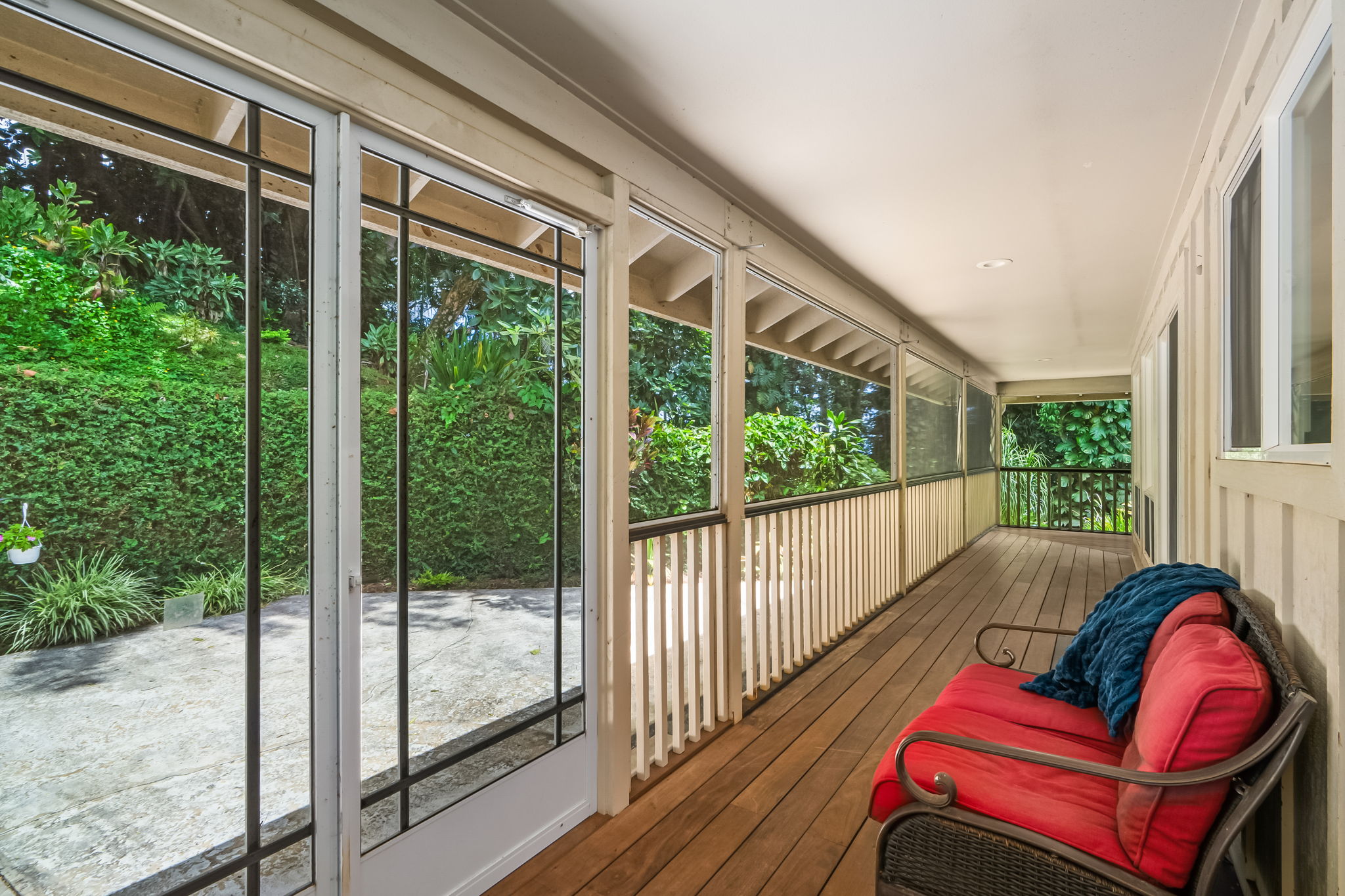 2895 WAWAE RD