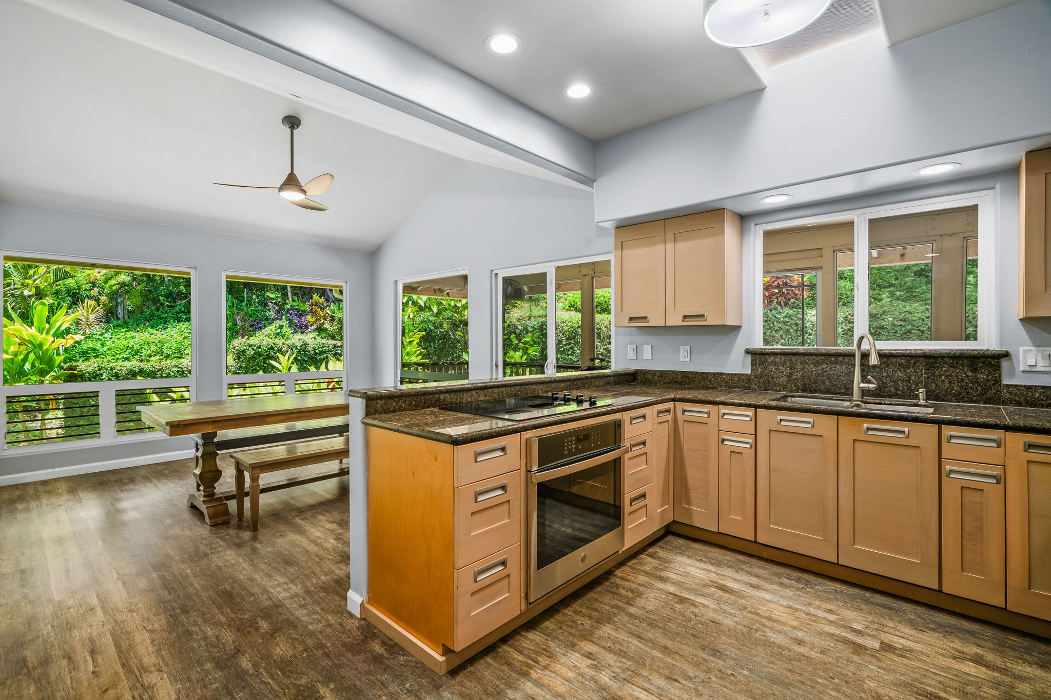2895 WAWAE RD