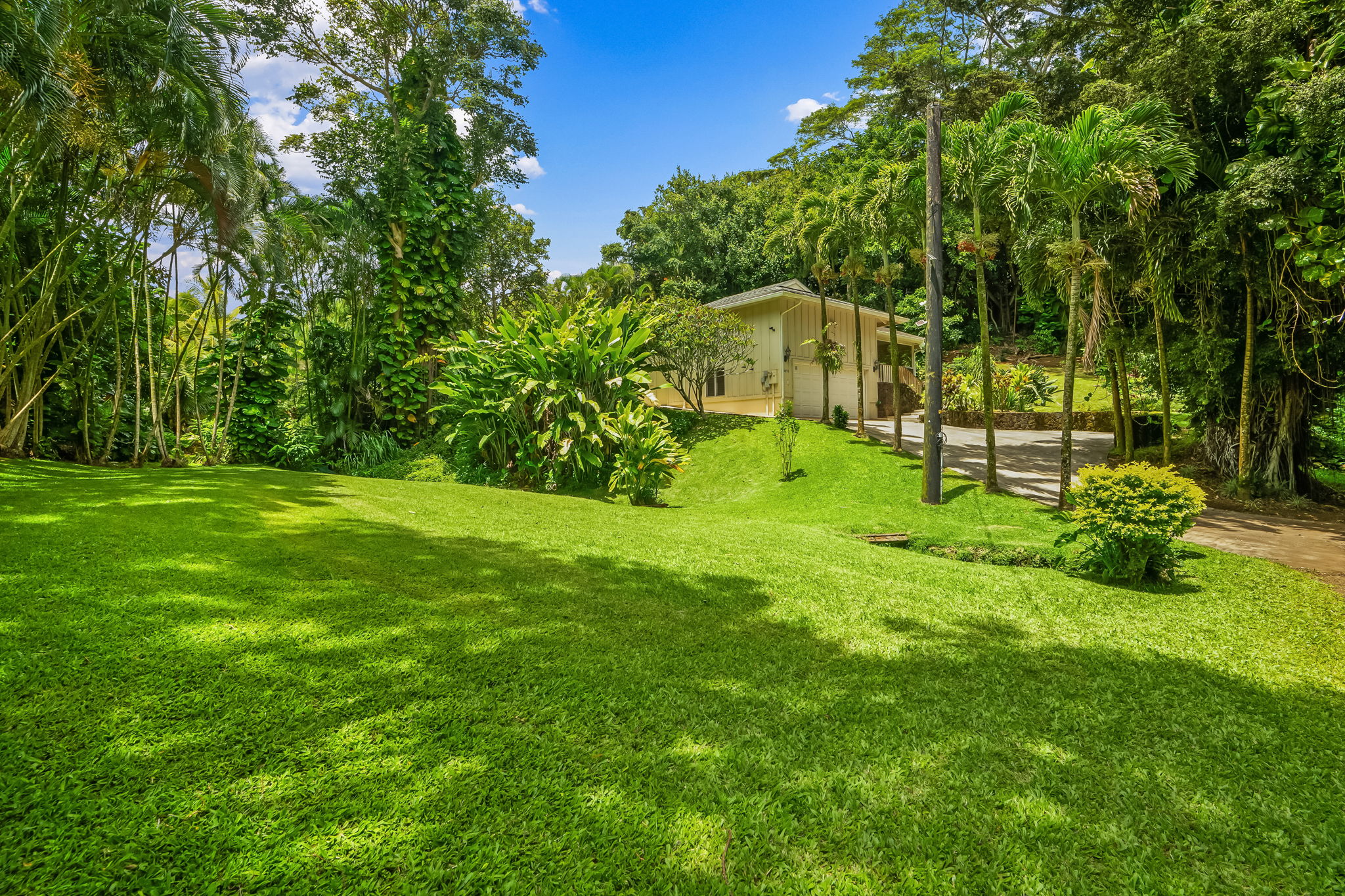 2895 WAWAE RD