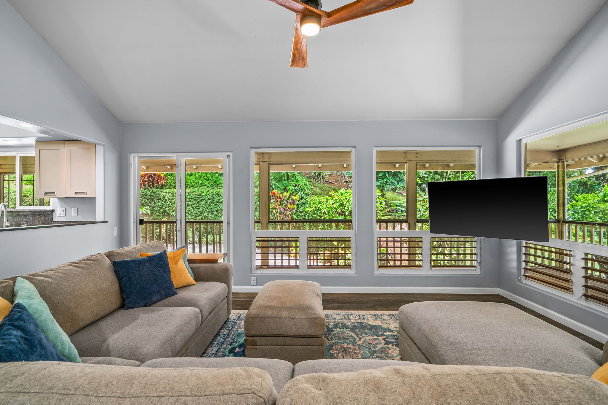 2895 WAWAE RD