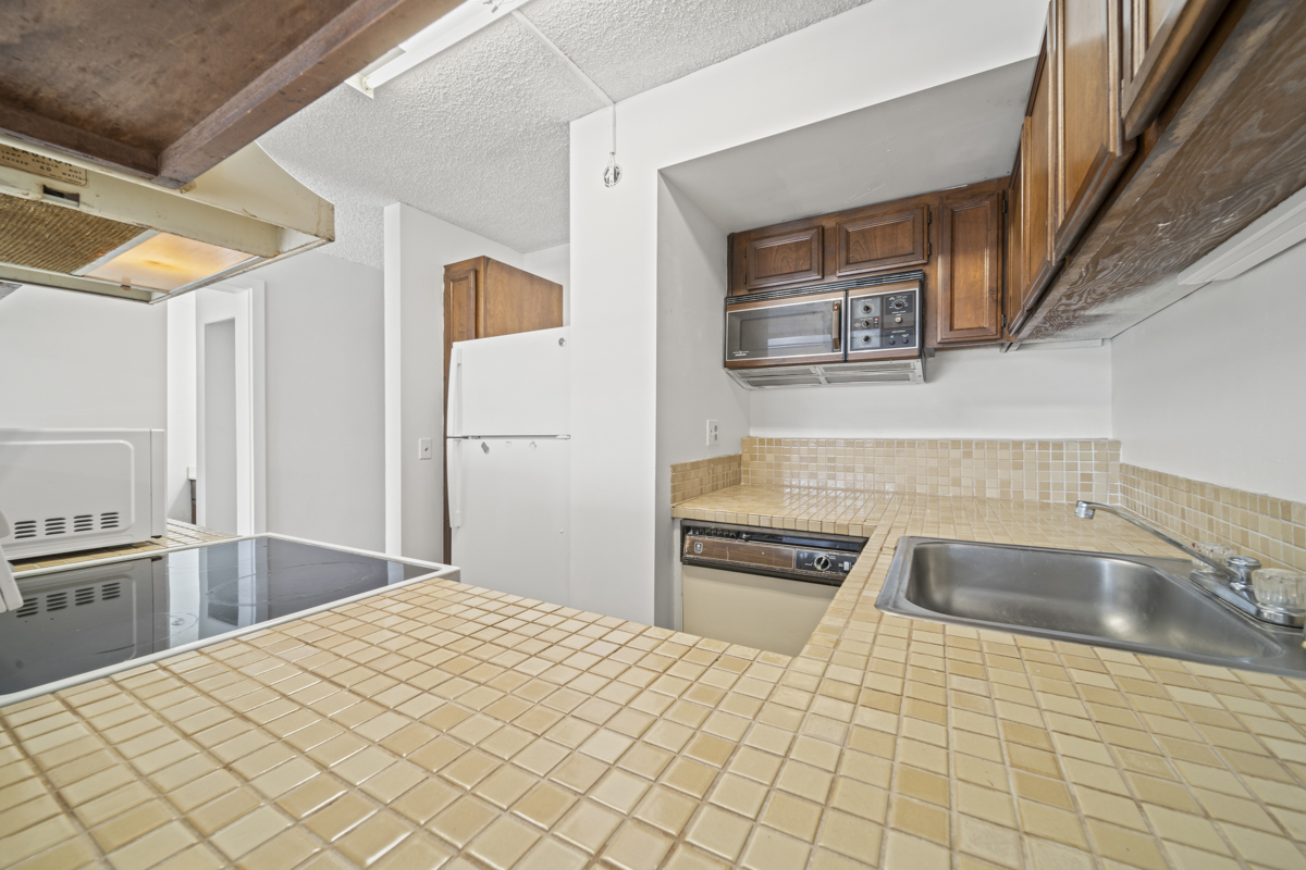 101 AUPUNI ST 521