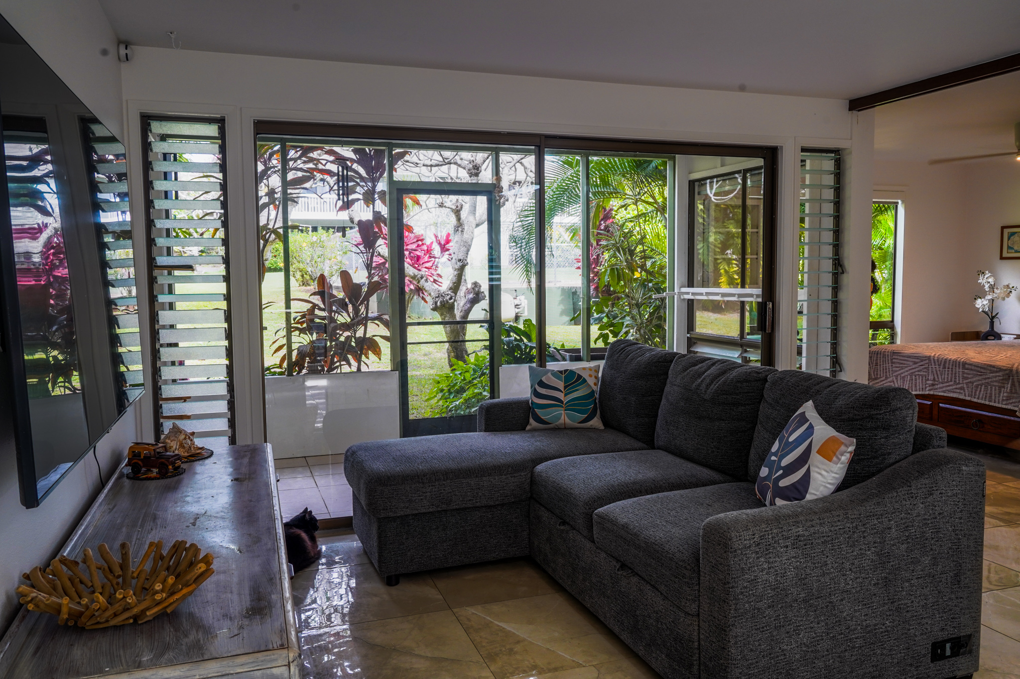 3057 POIPU RD D13