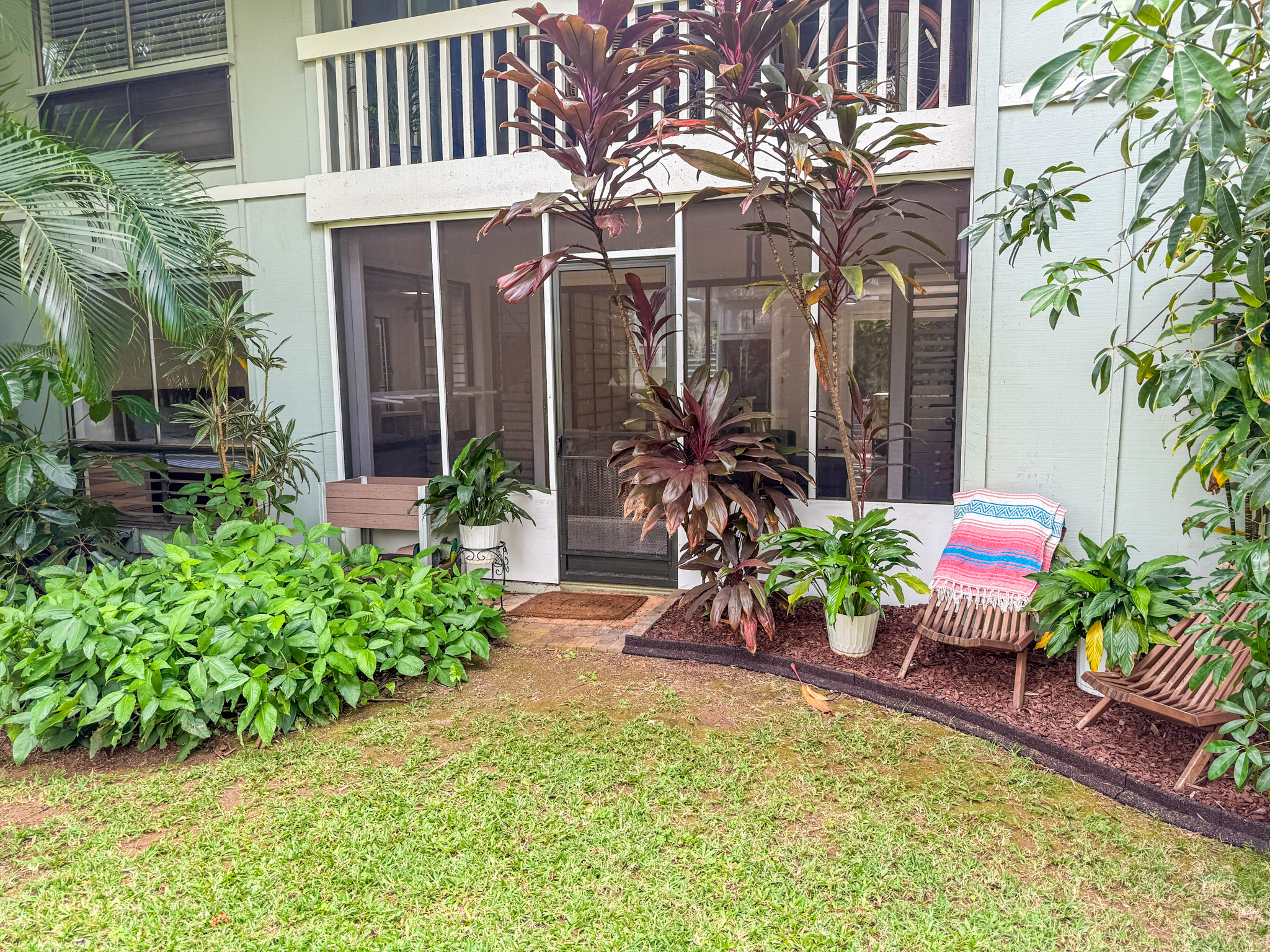 3057 POIPU RD D13