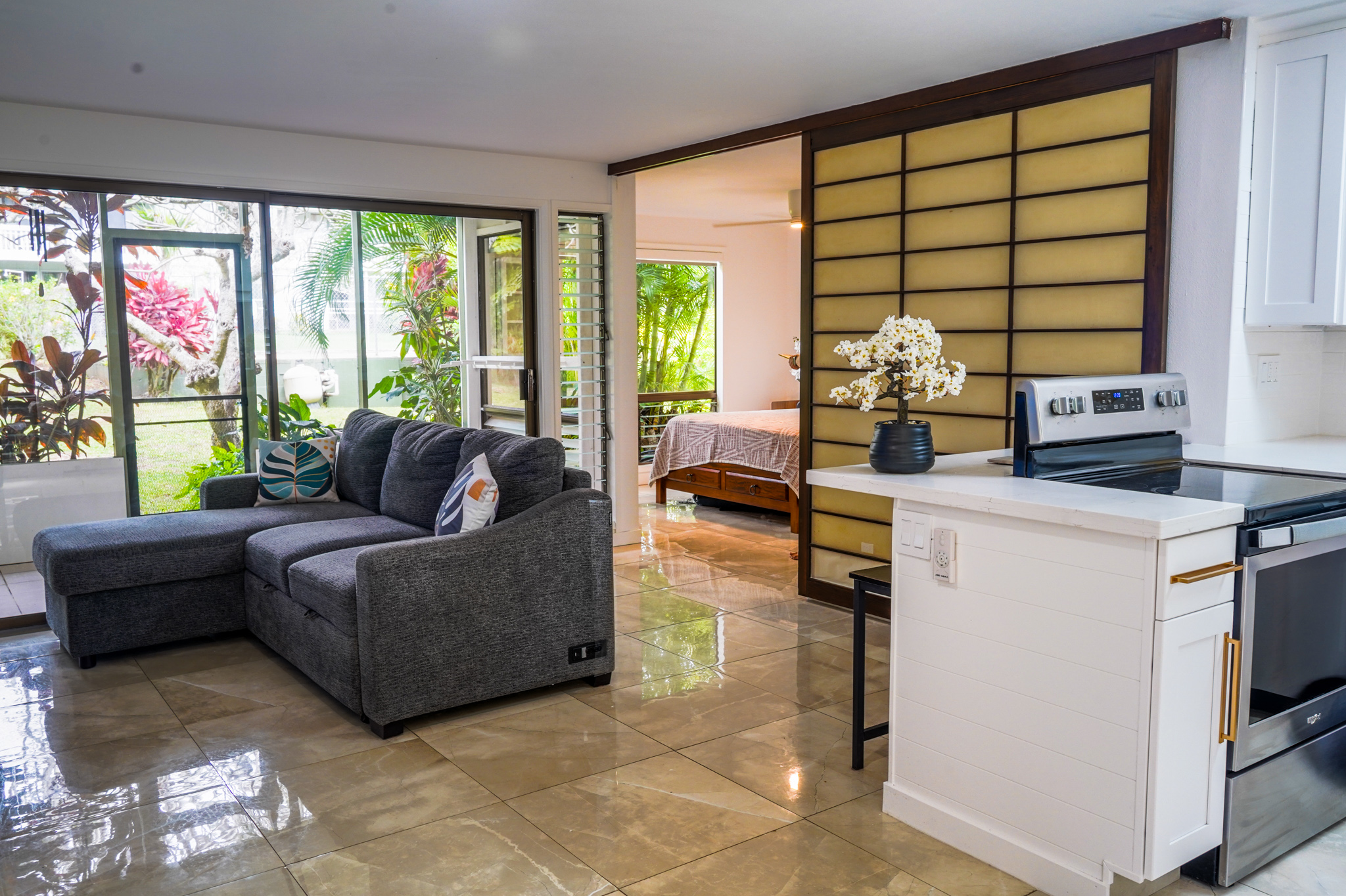 3057 POIPU RD D13