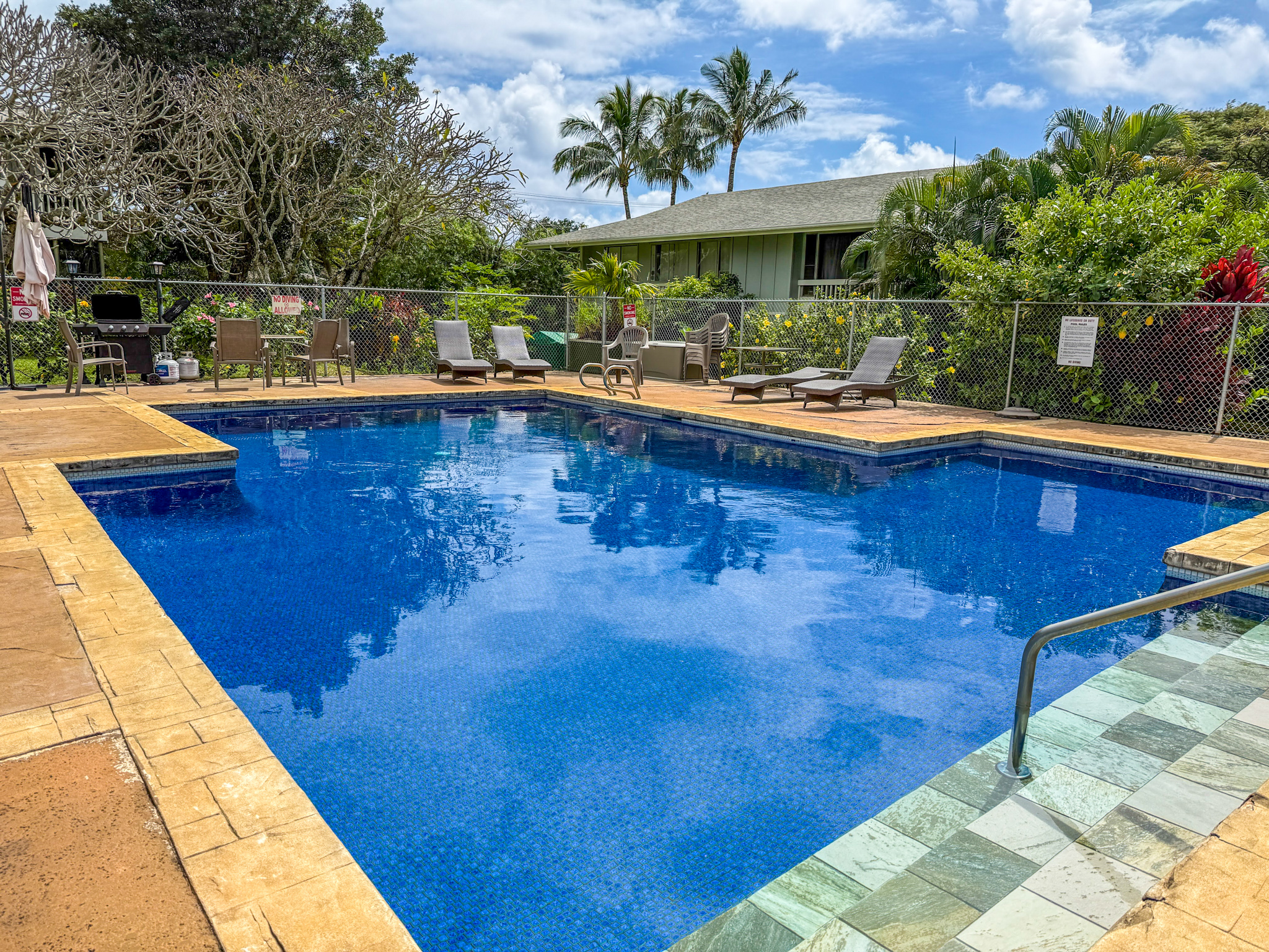 3057 POIPU RD D13