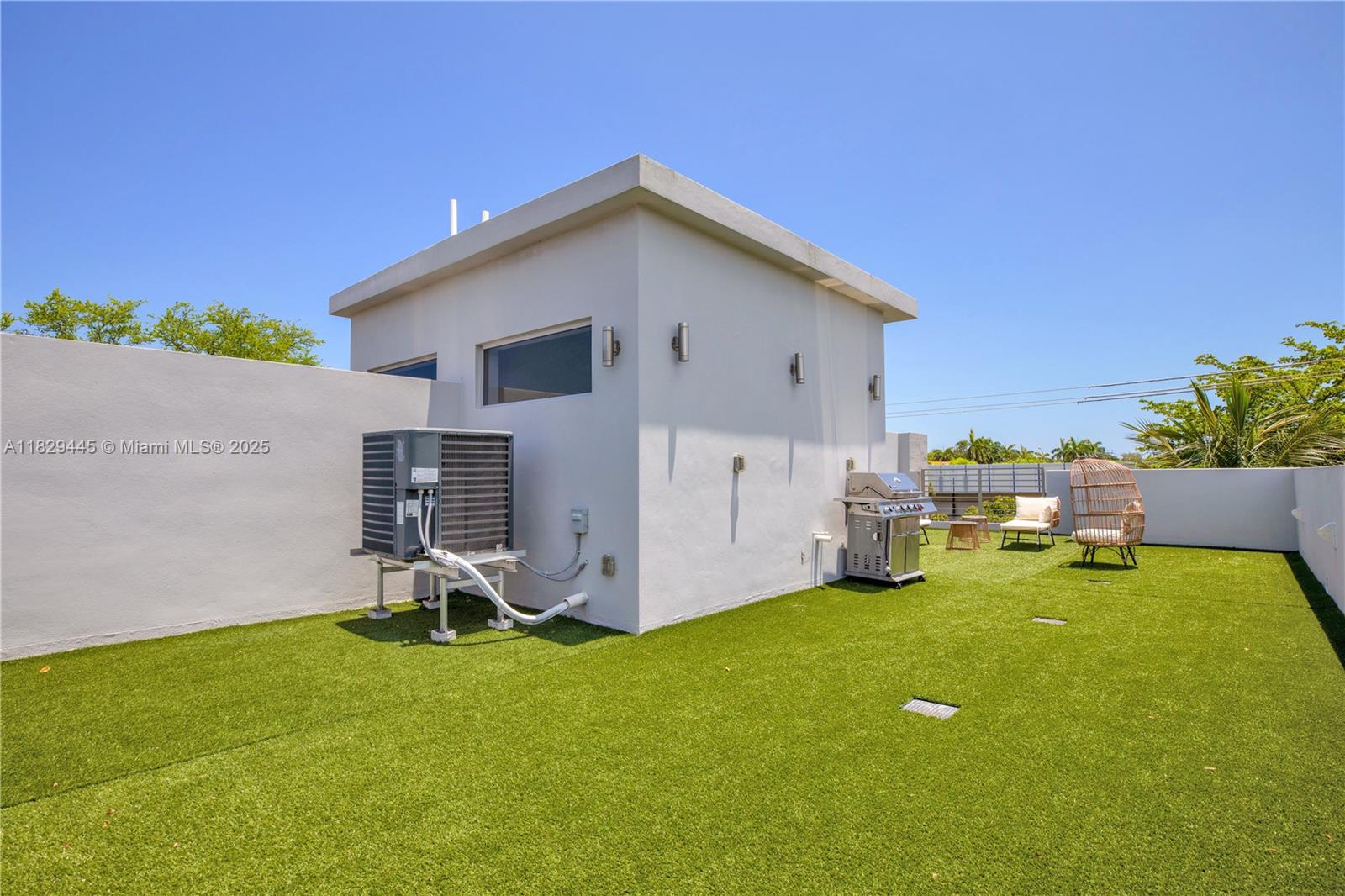 3333 SW 29th Ter
