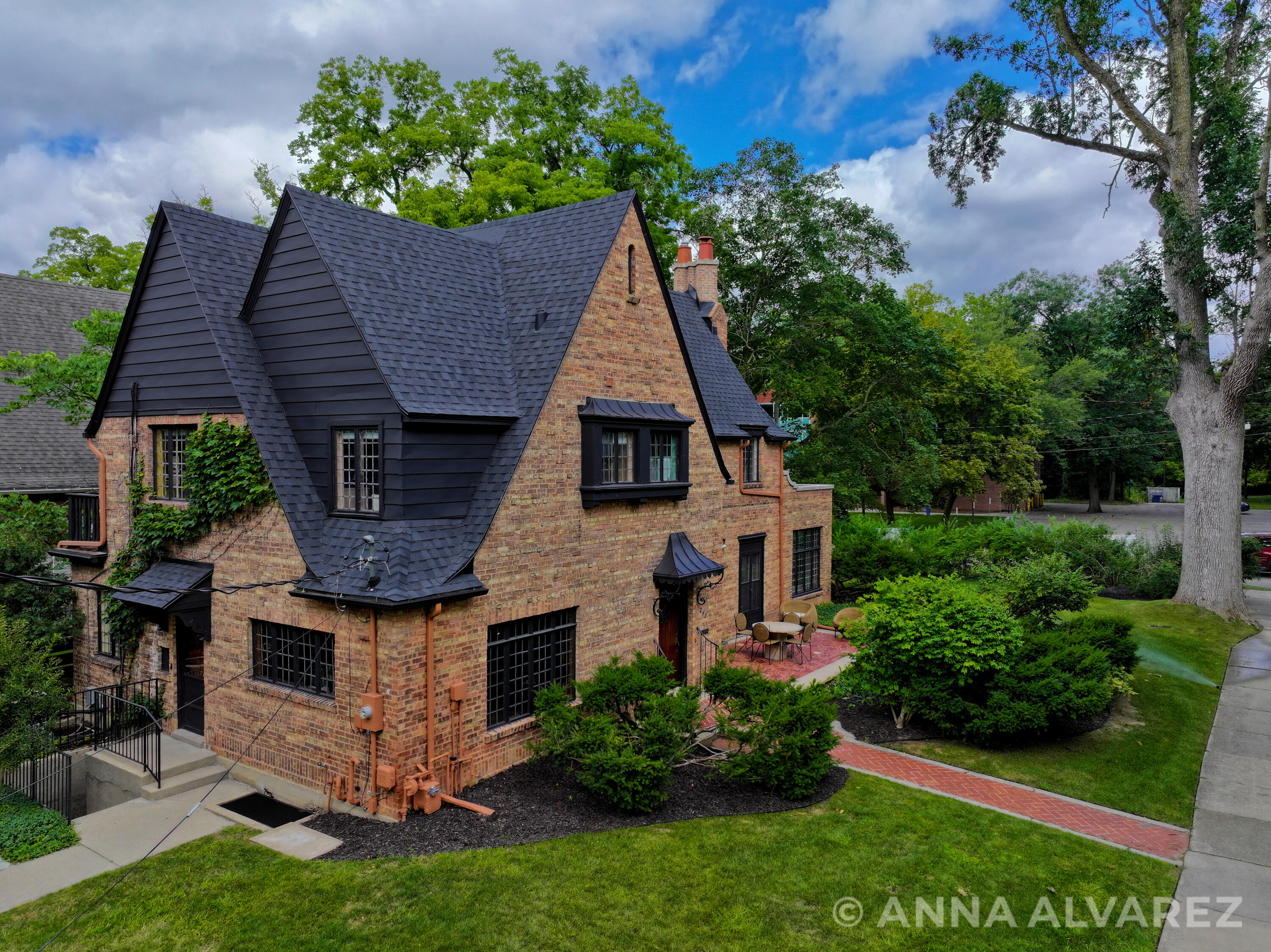 245 Briarwood Avenue SE