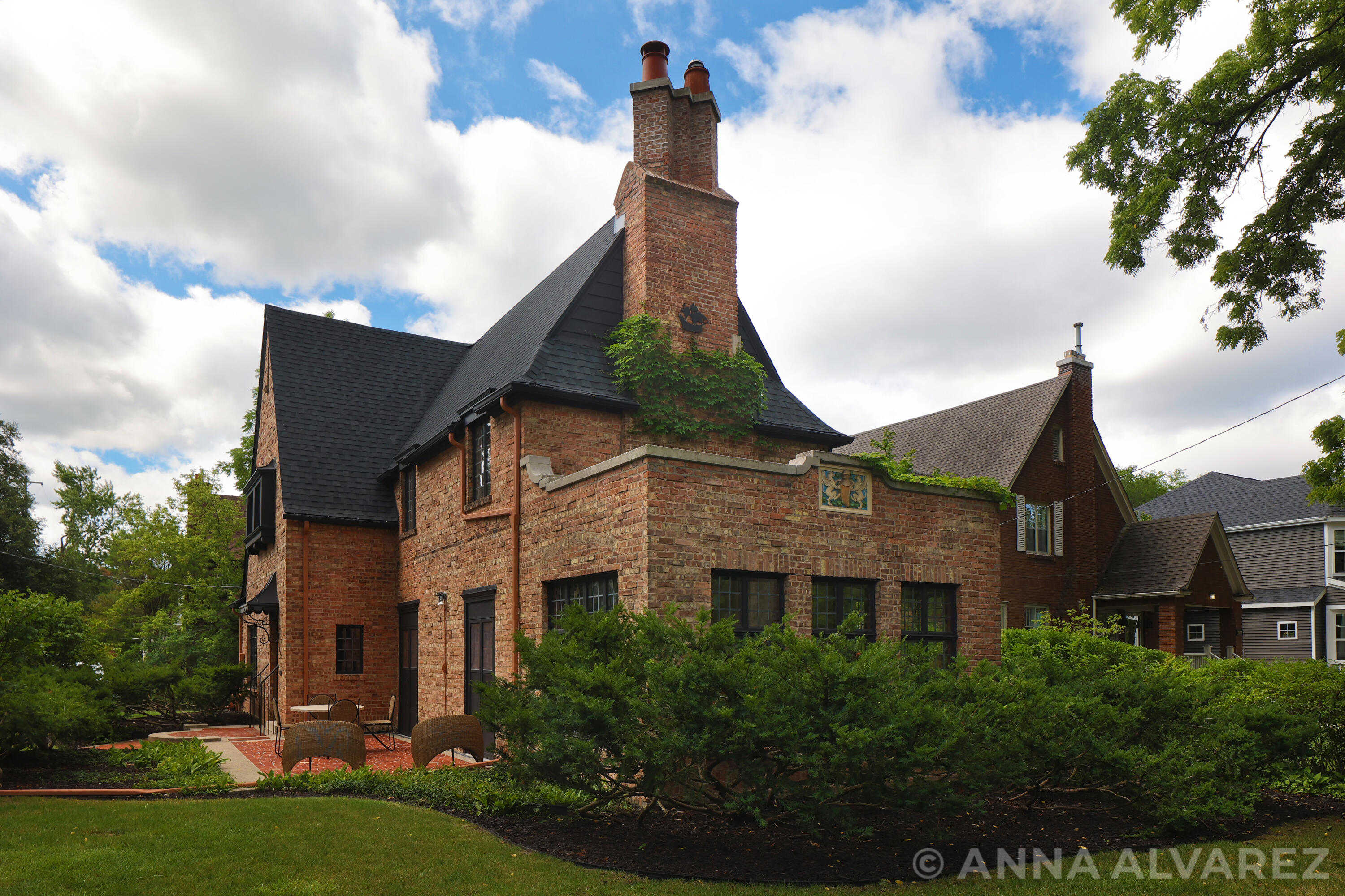 245 Briarwood Avenue SE