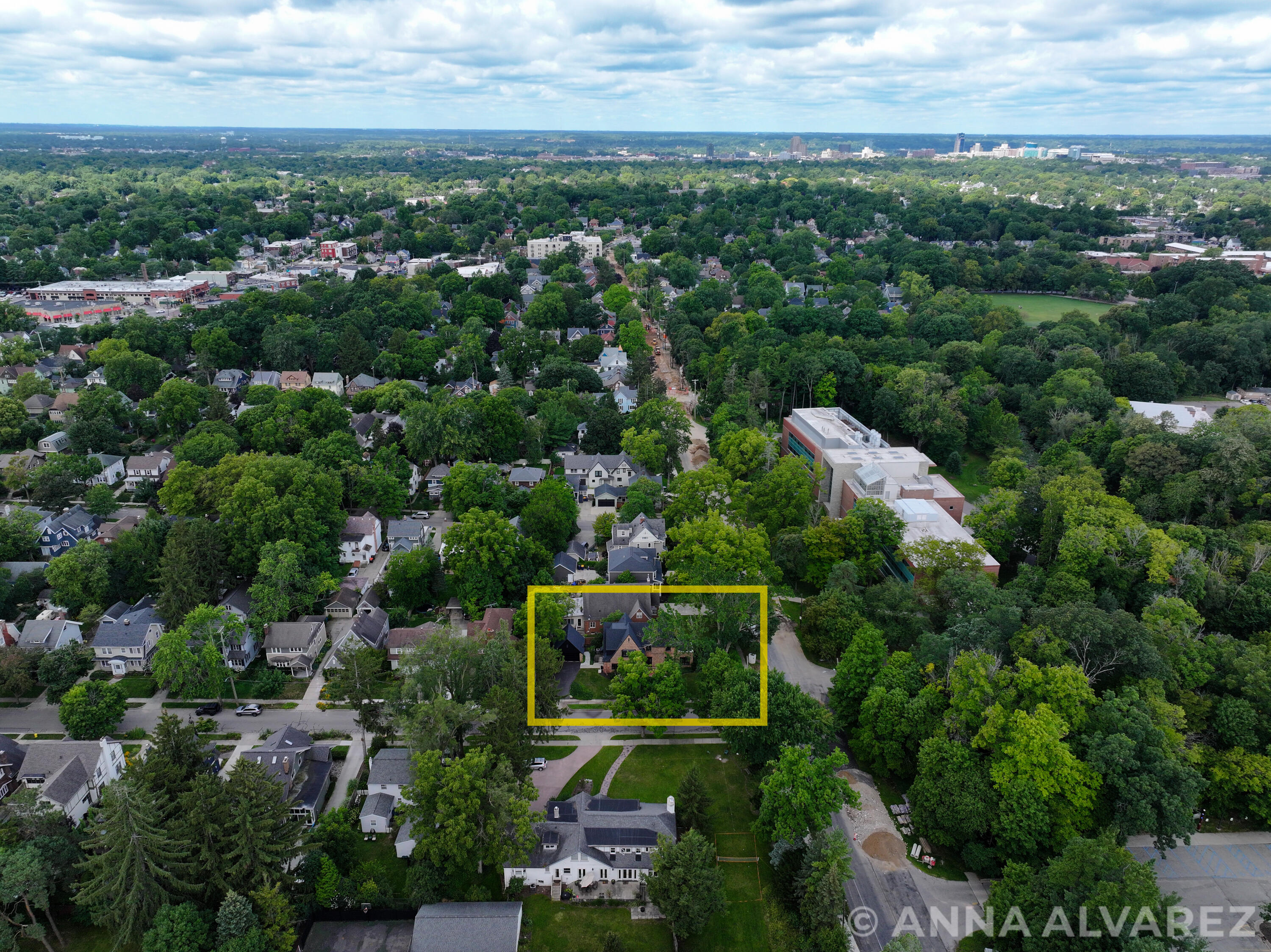 245 Briarwood Avenue SE
