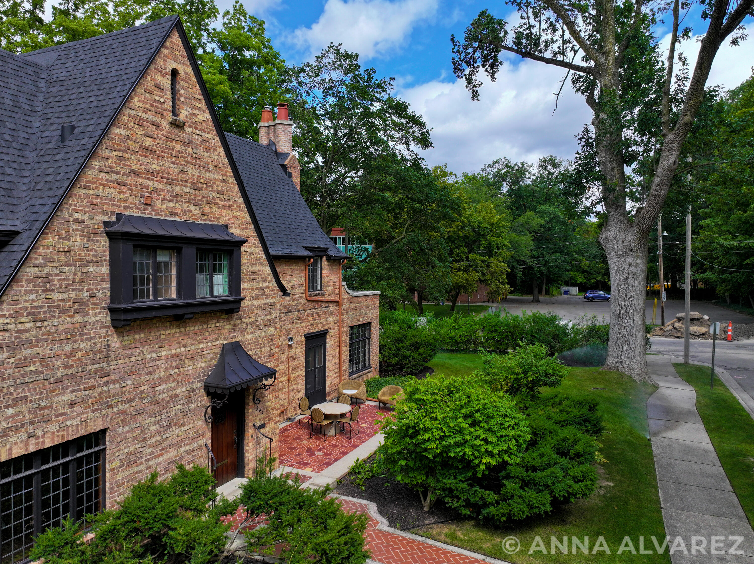 245 Briarwood Avenue SE