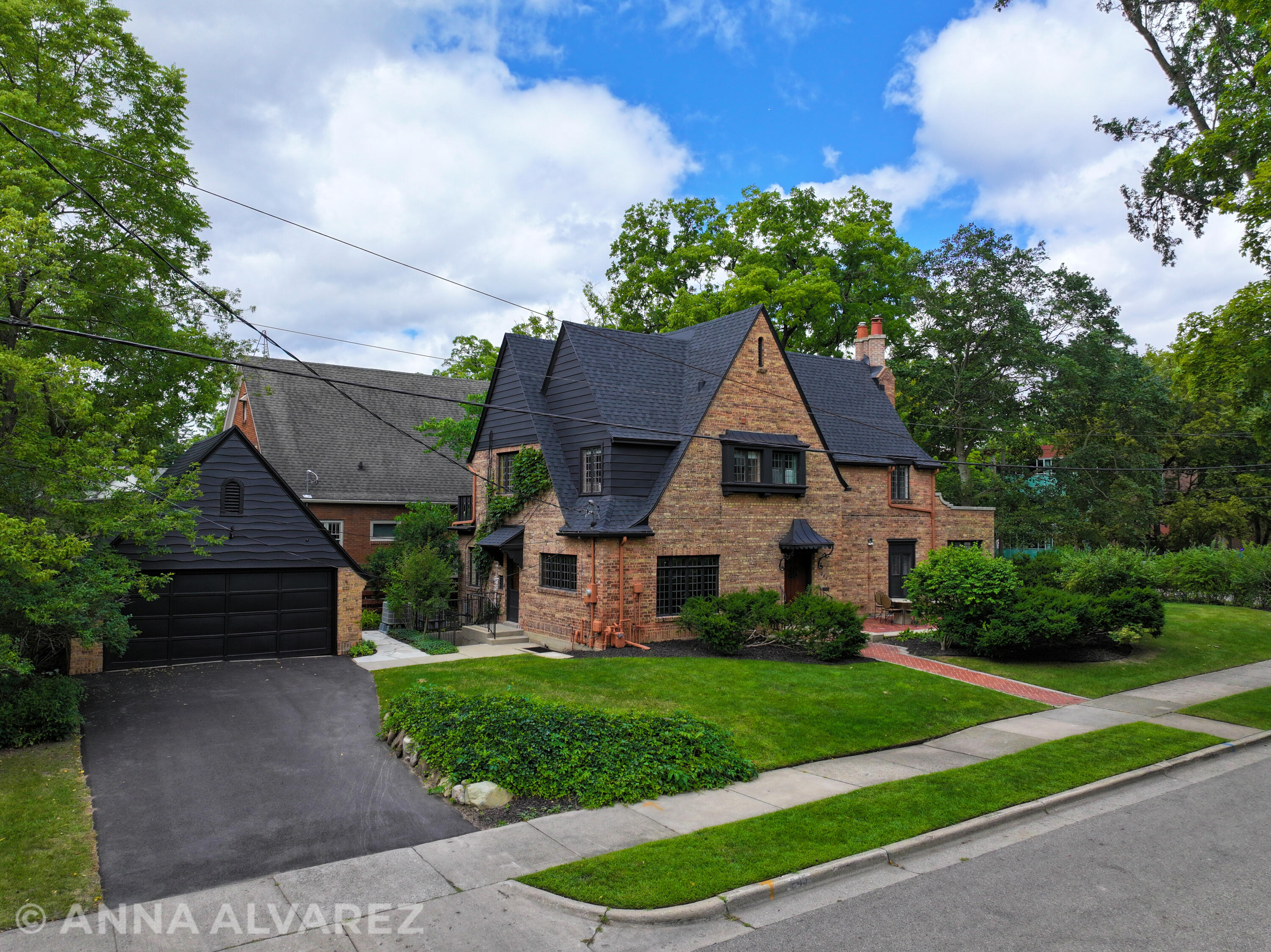 245 Briarwood Avenue SE