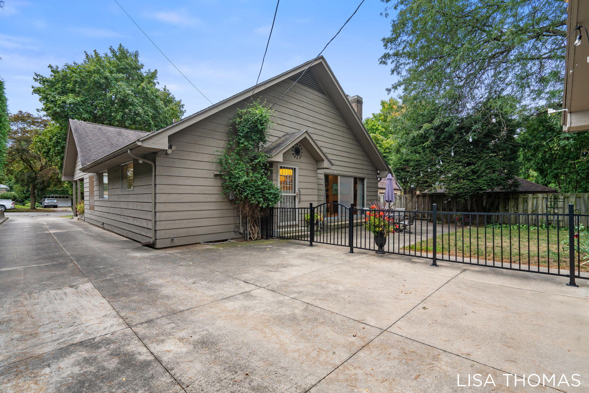 445 Cheshire Drive NE
