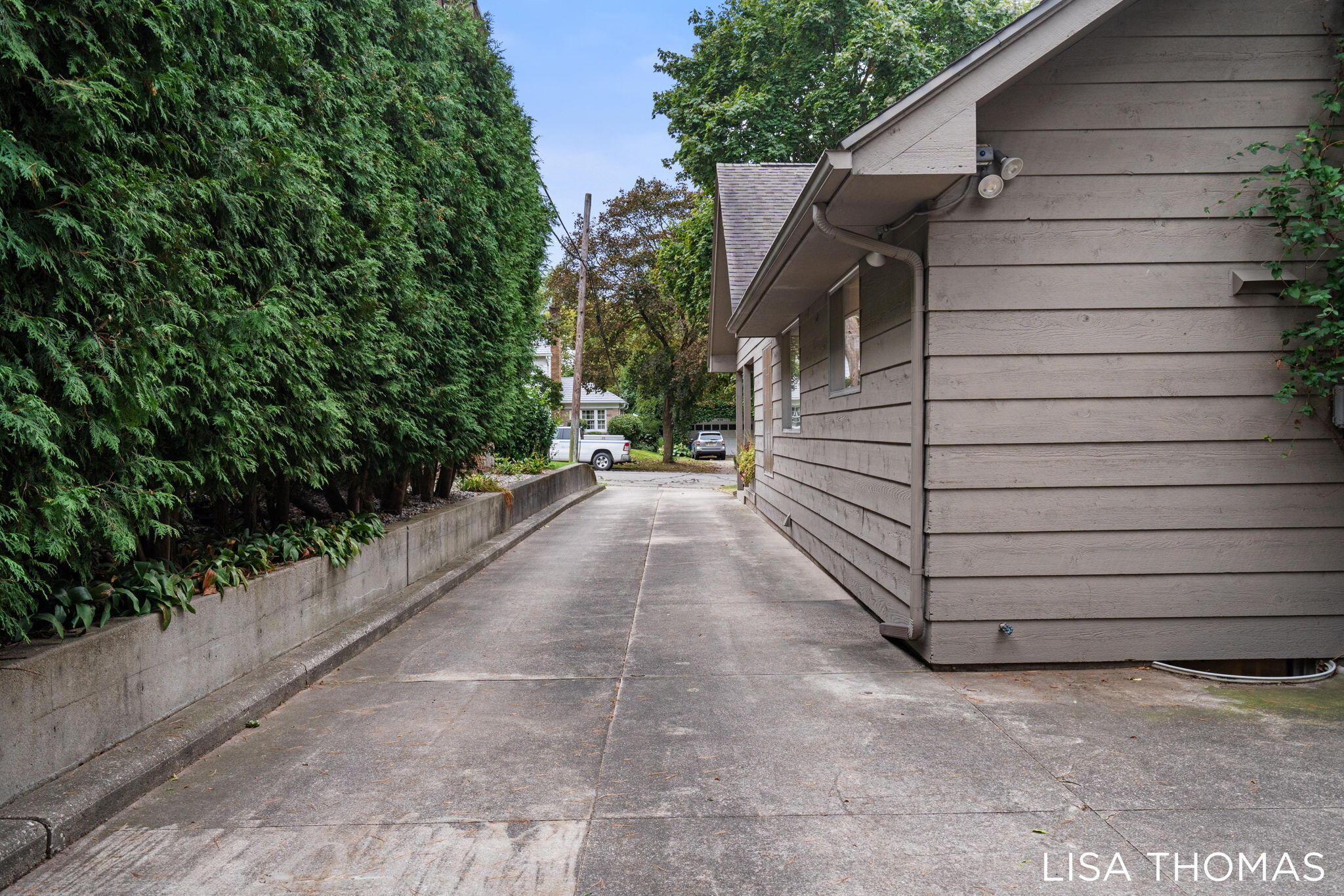445 Cheshire Drive NE