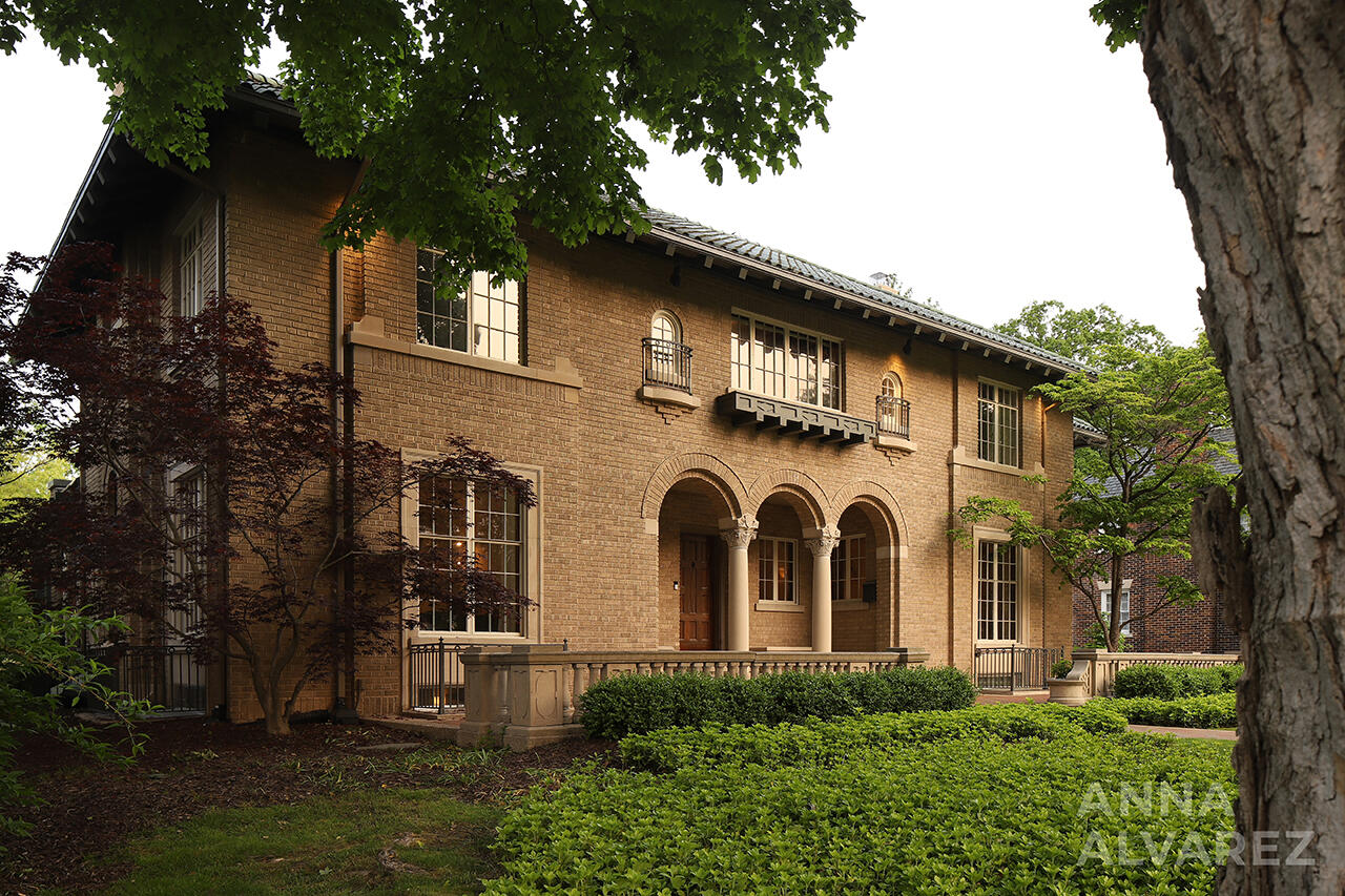 727 Plymouth Road SE