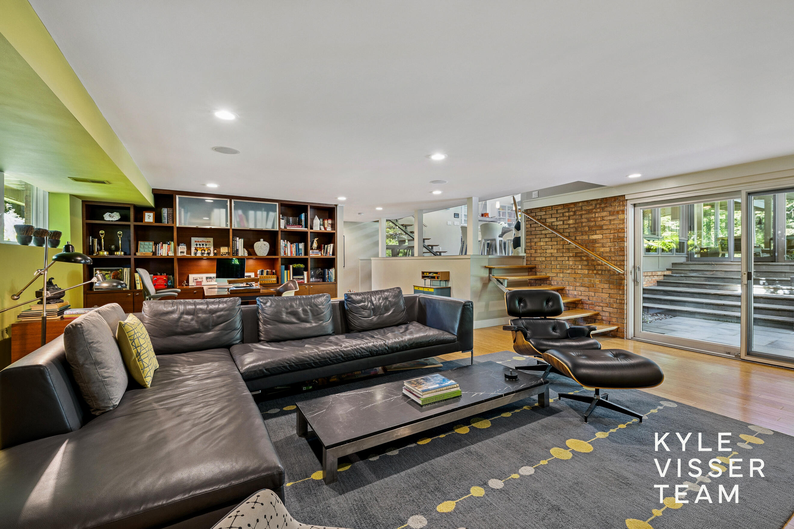 130 Robinwood Avenue SE