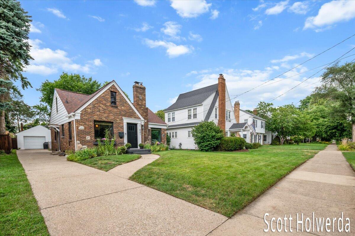 641 Griswold Street SE