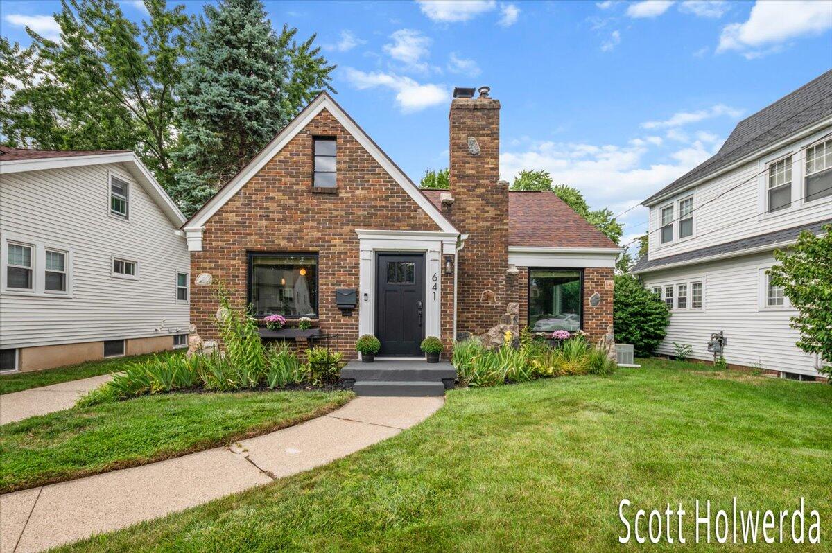641 Griswold Street SE