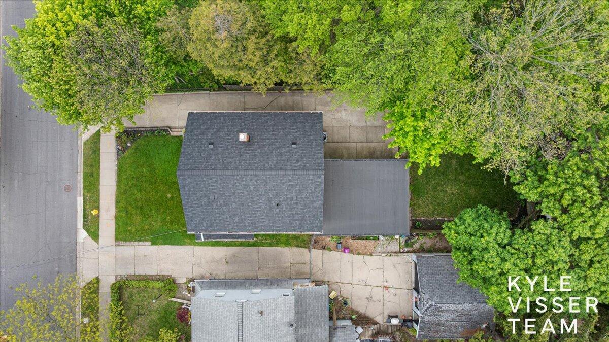 320 Gladstone Drive SE