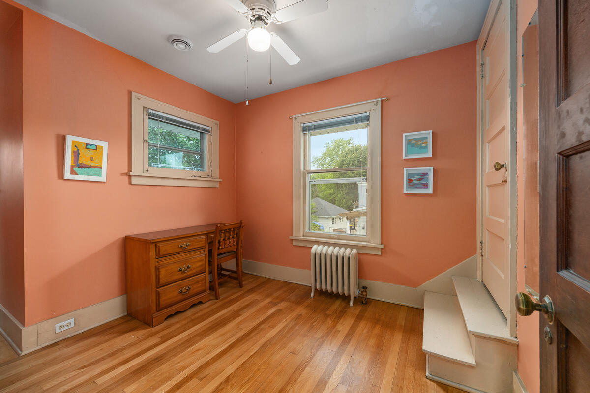 235 Hampton Avenue SE