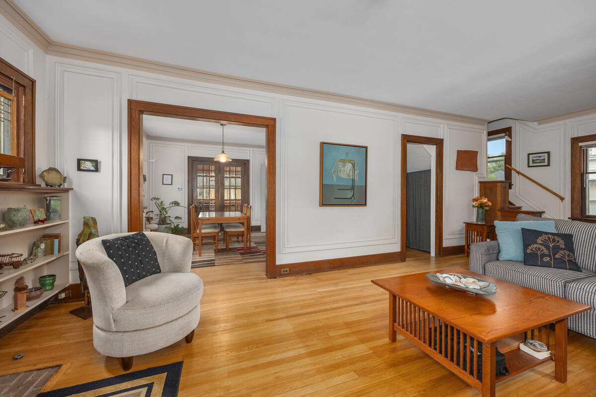 235 Hampton Avenue SE