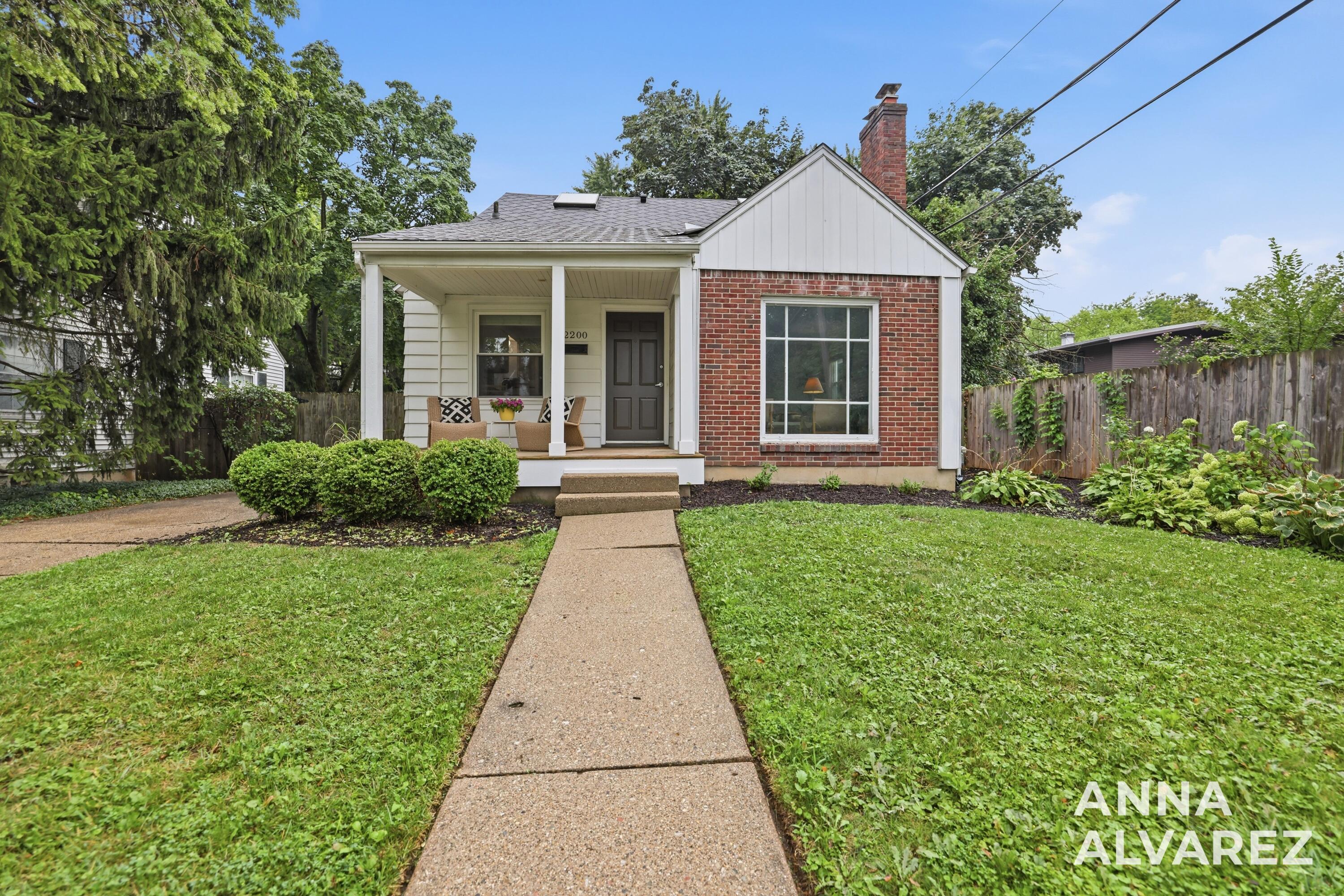 2200 Estelle Drive SE