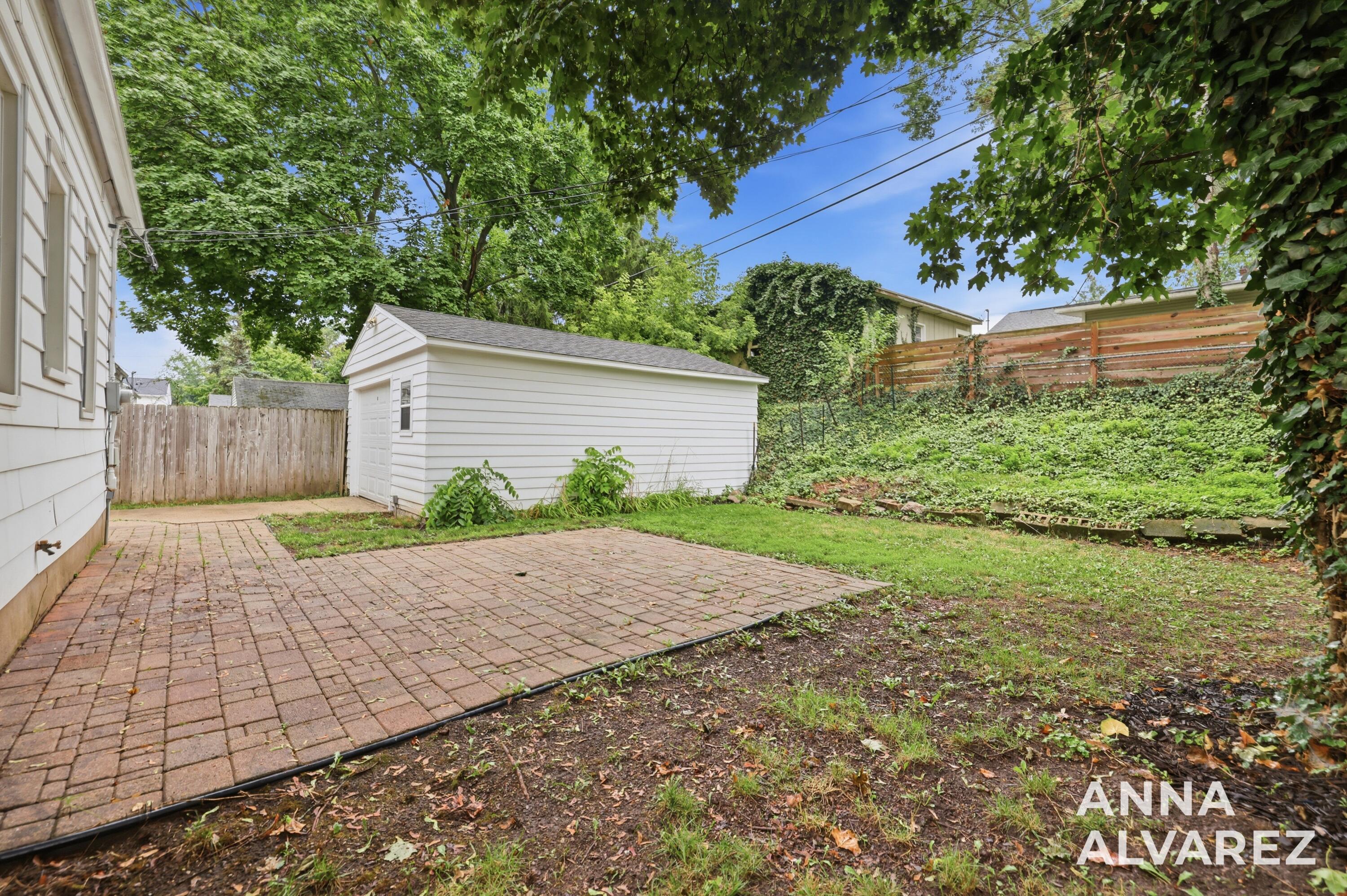 2200 Estelle Drive SE