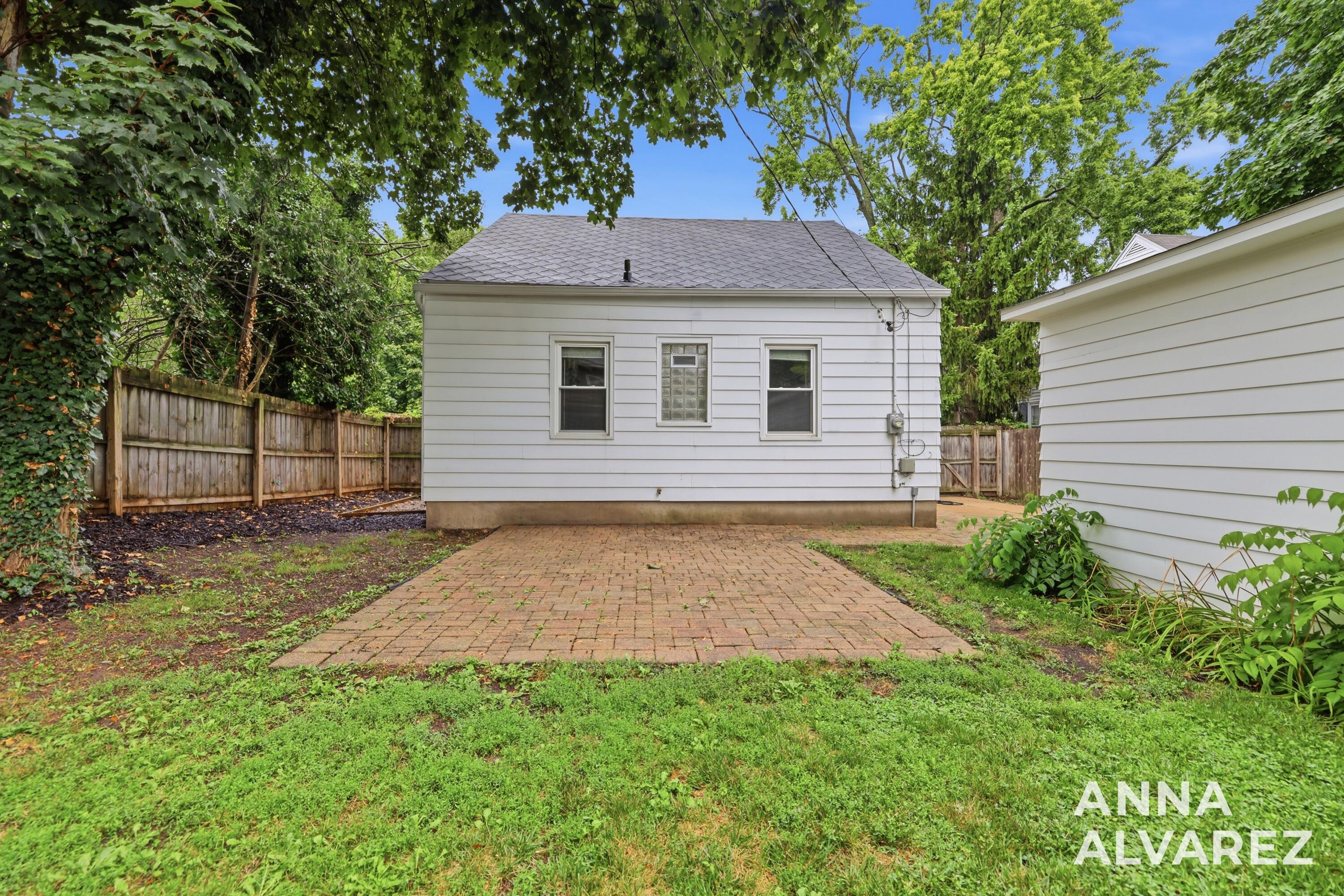 2200 Estelle Drive SE