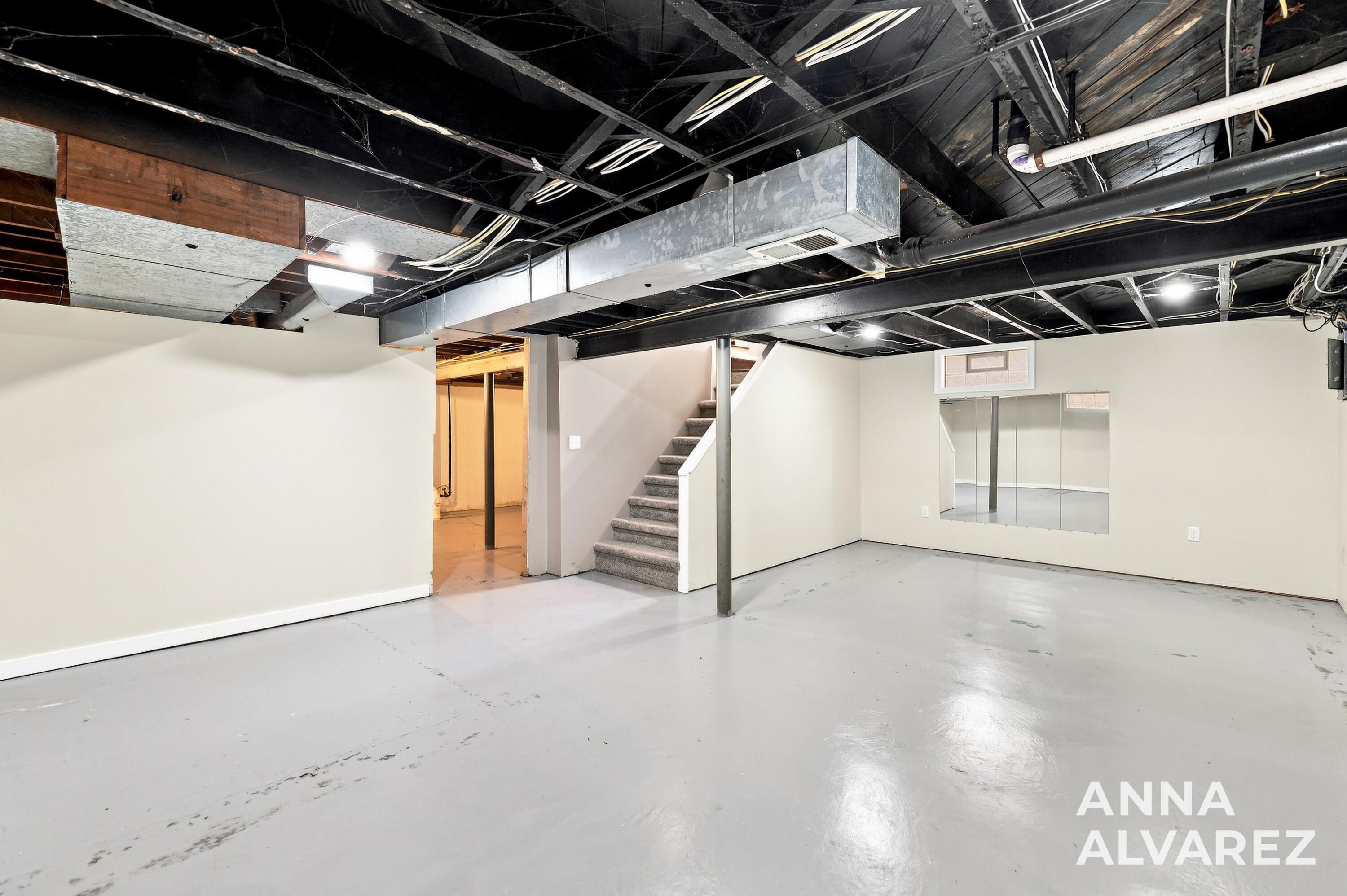 2200 Estelle Drive SE