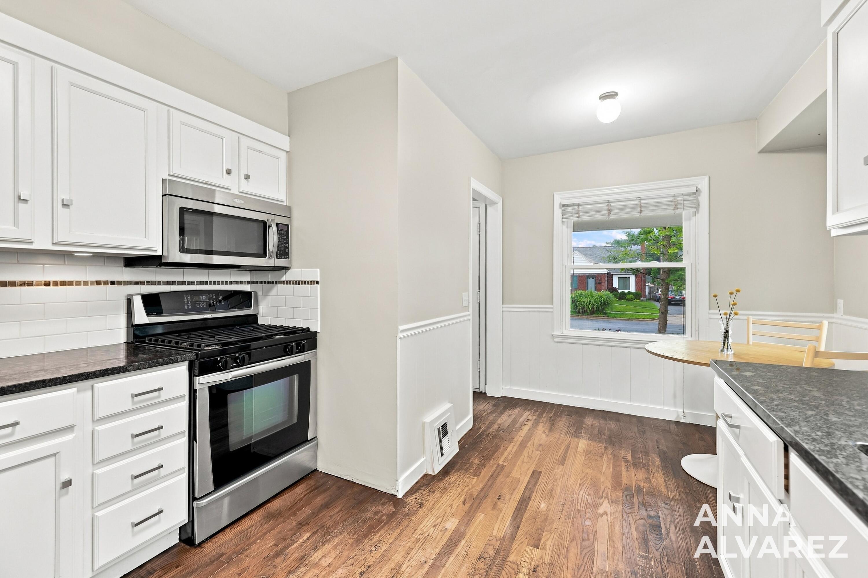 2200 Estelle Drive SE