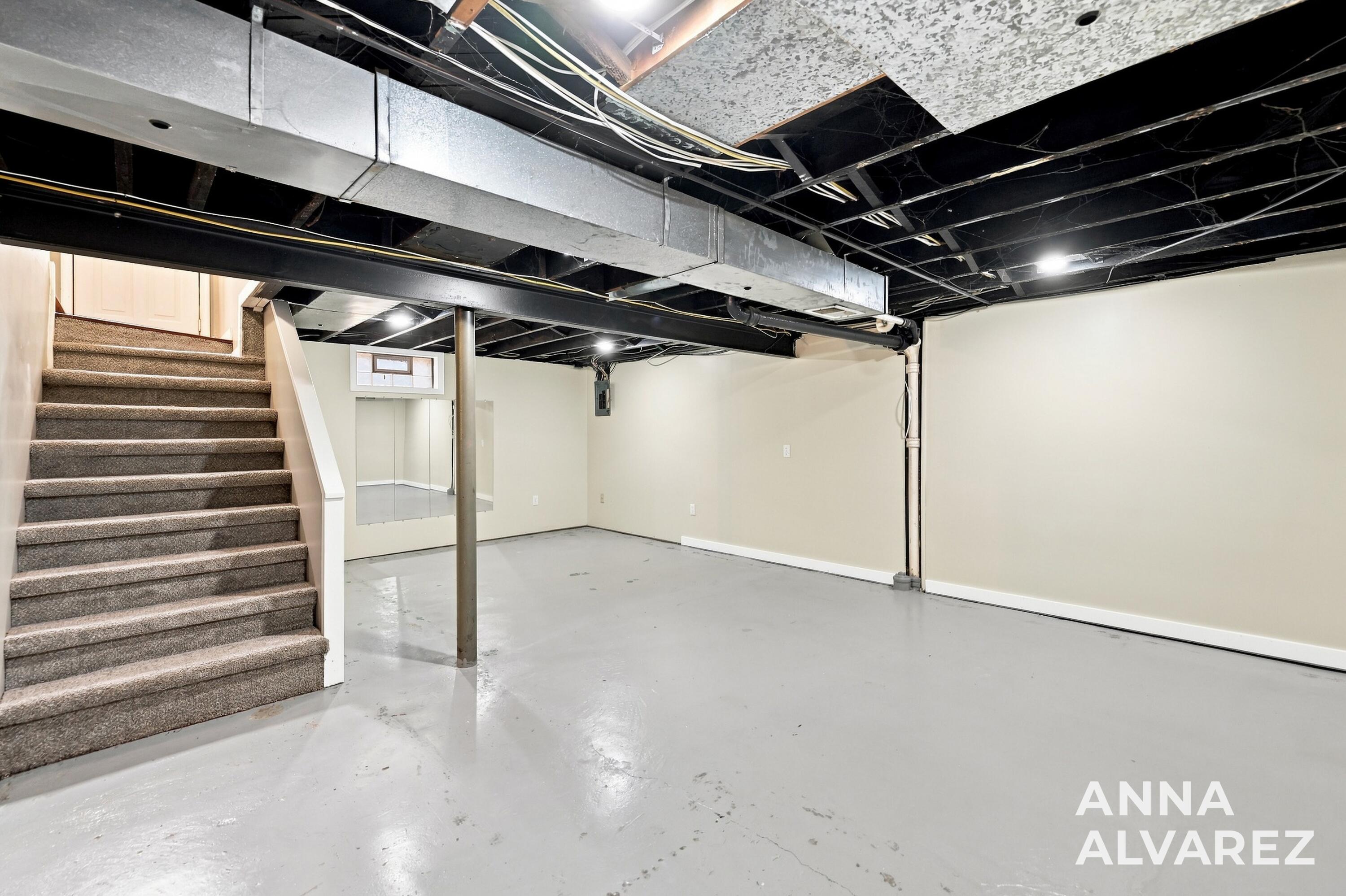 2200 Estelle Drive SE