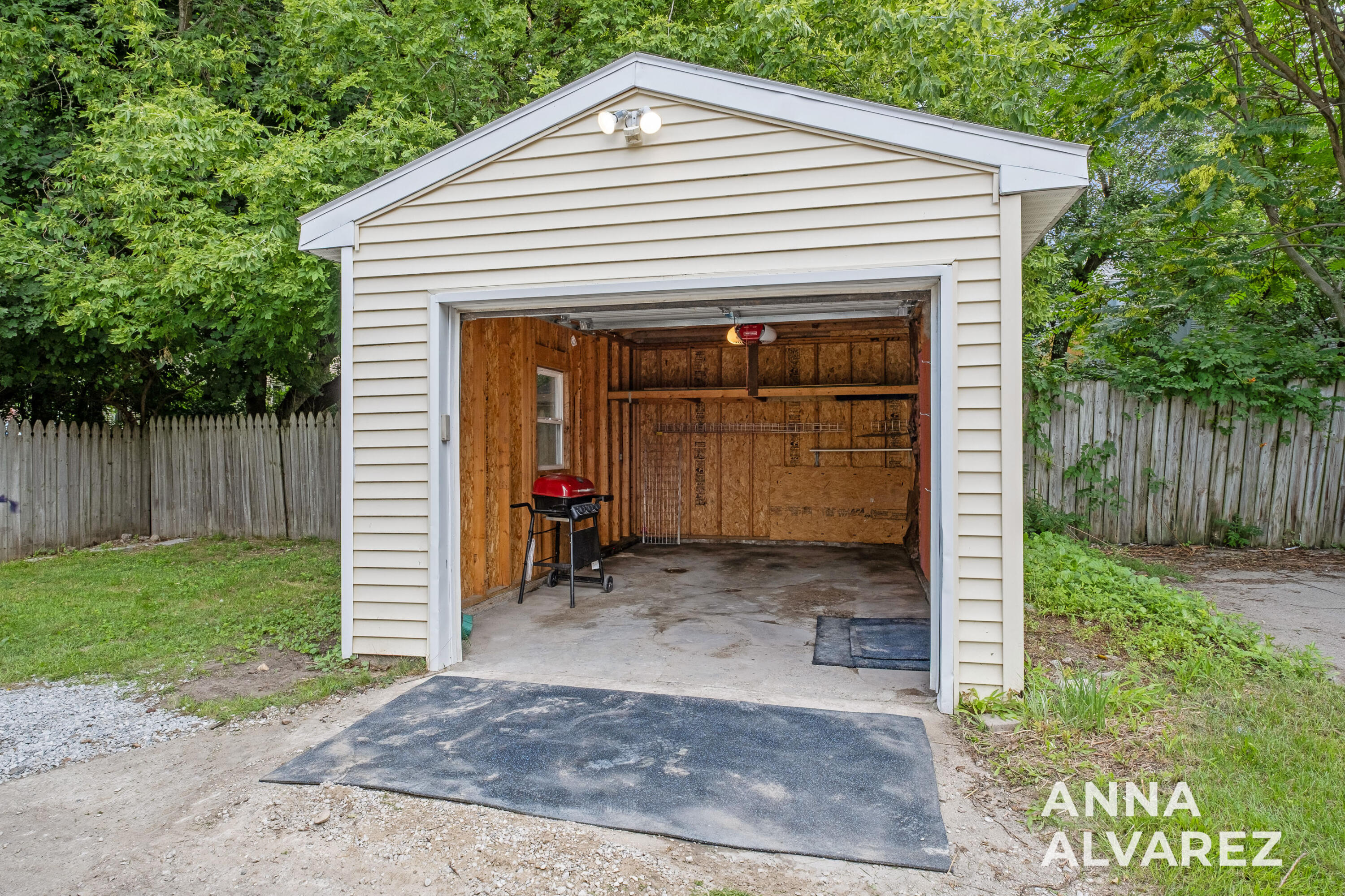 848 Madison Avenue SE