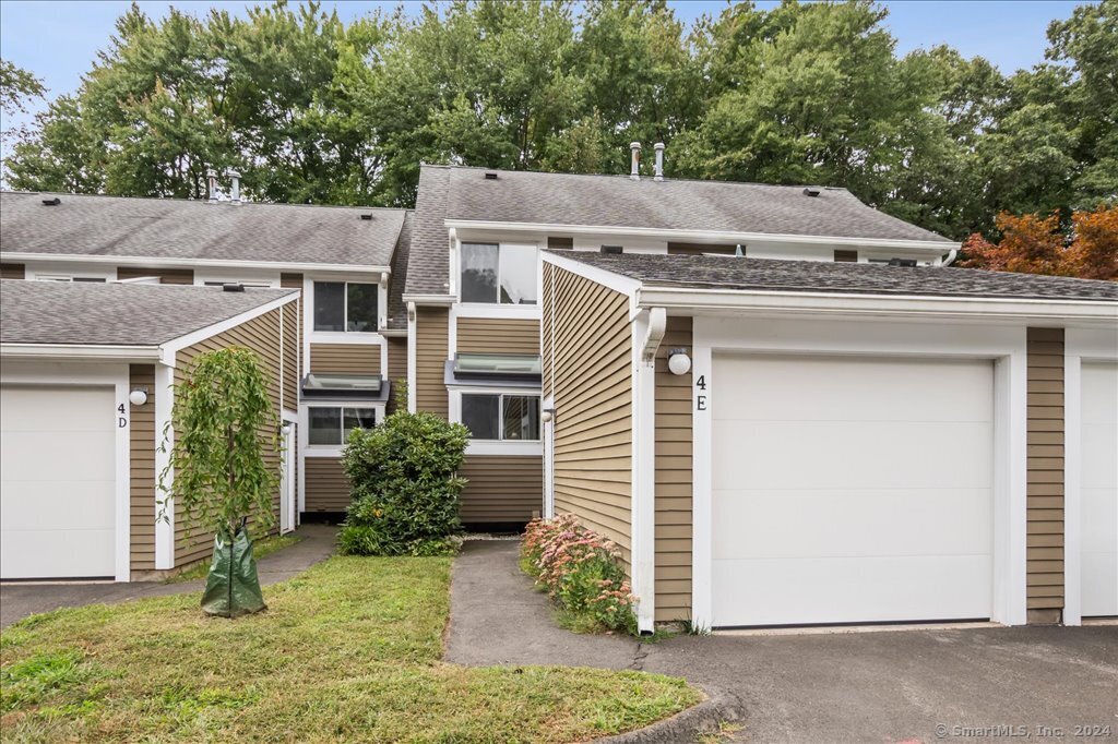 126 Hopmeadow Street APT 4E