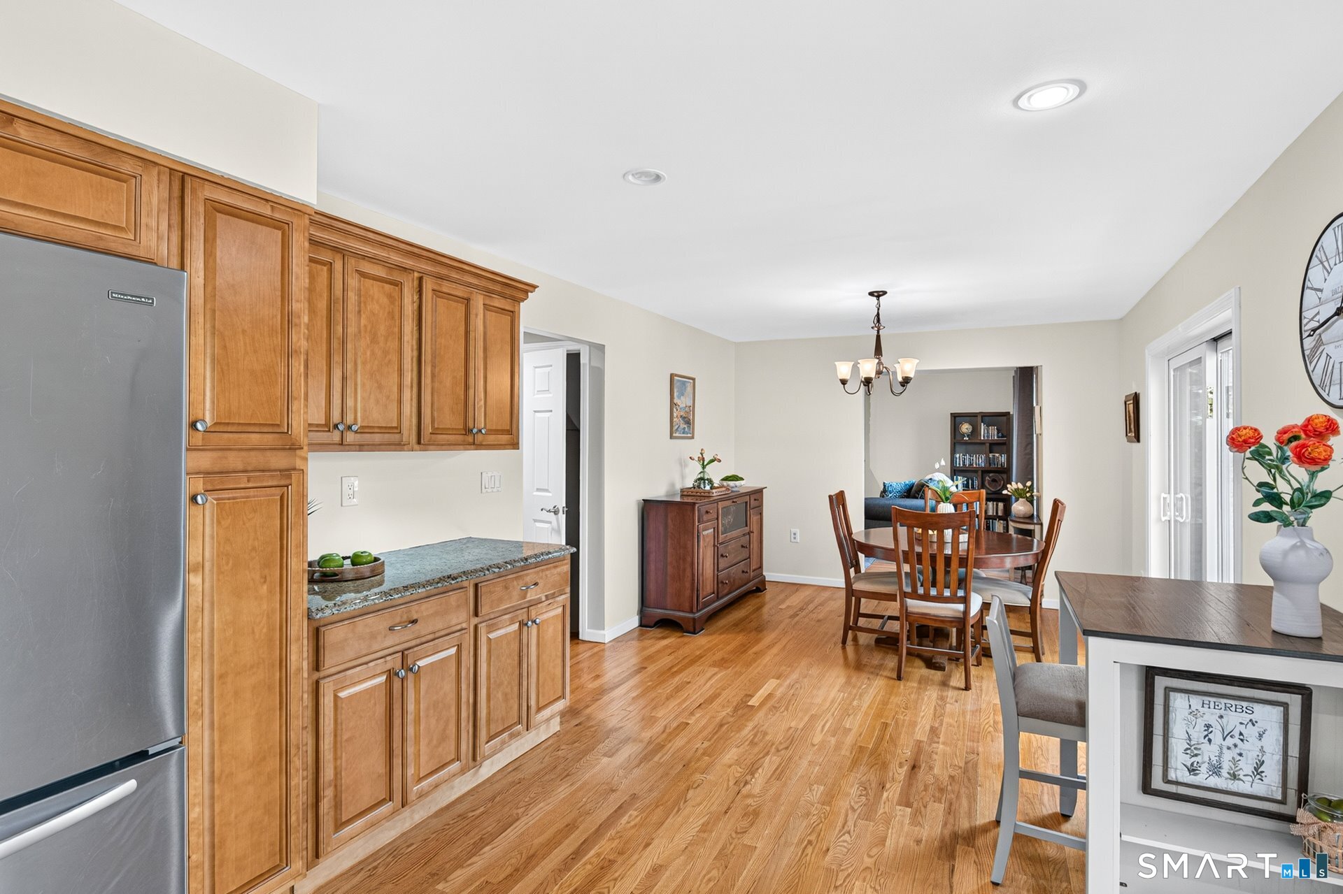 3 Redwood Lane Unit: 3